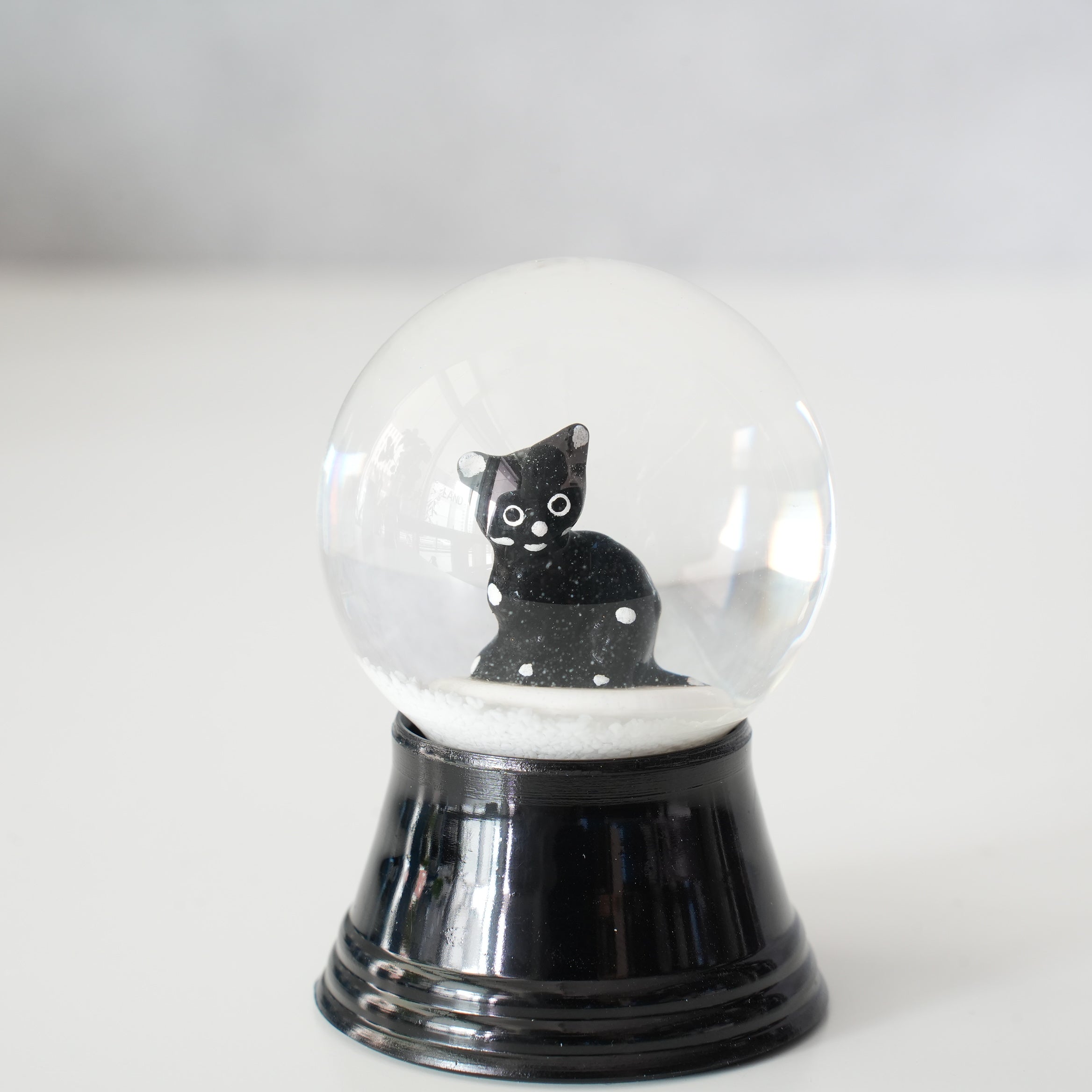 PERZY スノーグローブ 45mm Cat sitting black