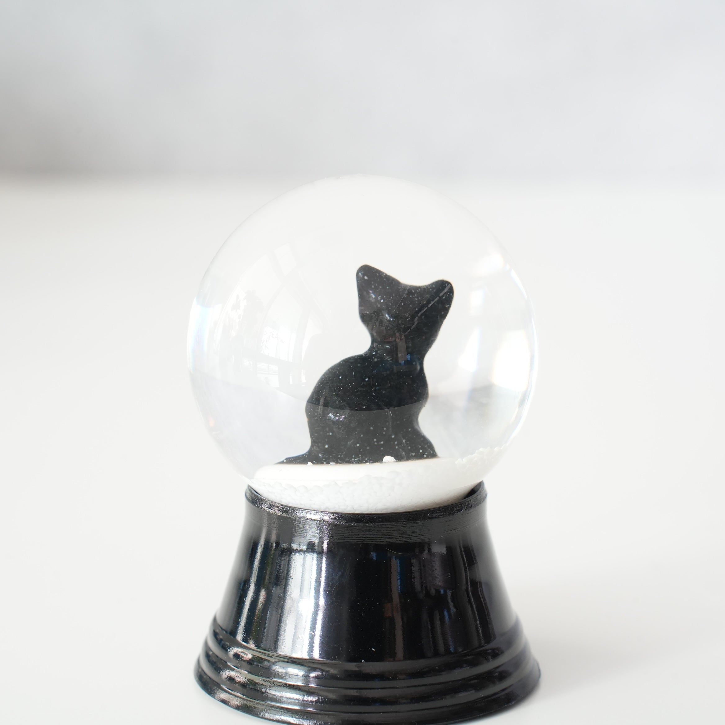 PERZY スノーグローブ 45mm Cat sitting black