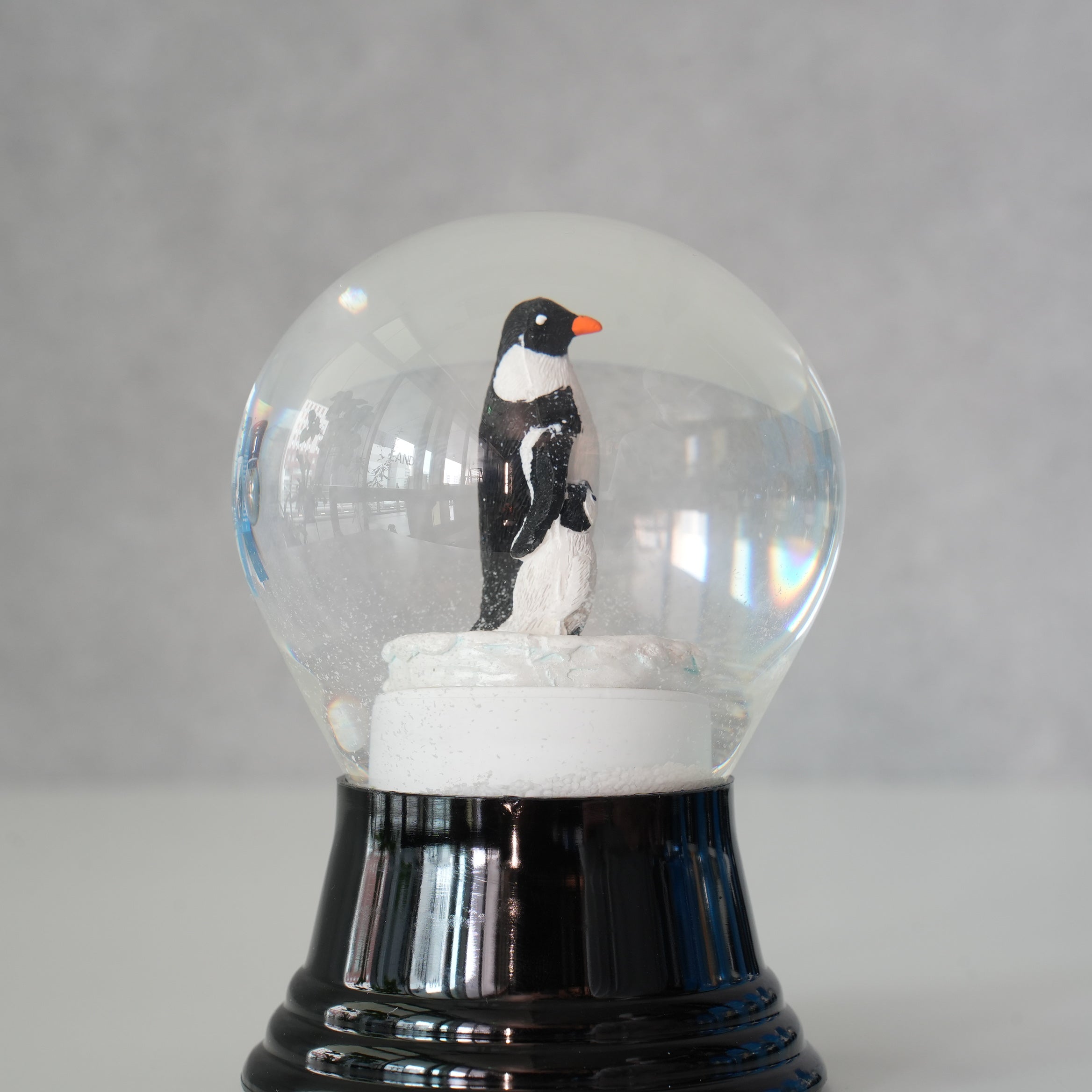 PERZY スノーグローブ 80mm Penguin mother and child