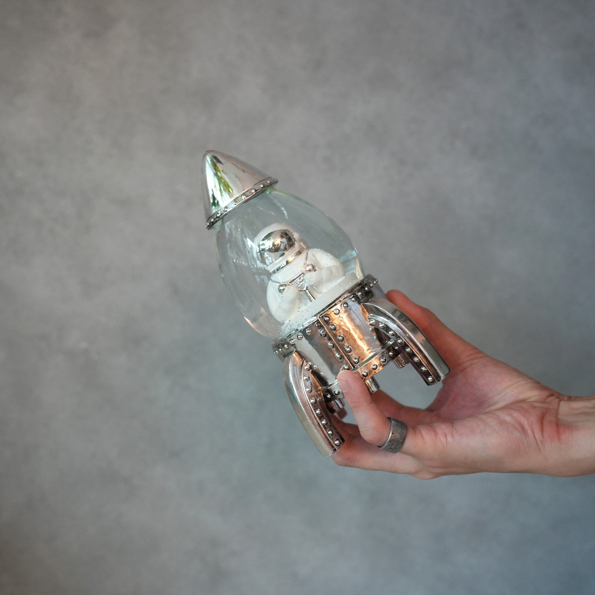 LED SNOW GLOBE