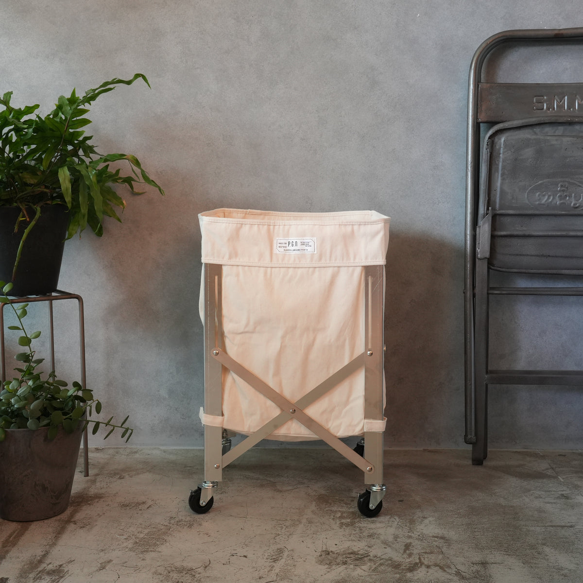 INDUSTRIAL FOLDABLE LAUNDRY WAGON