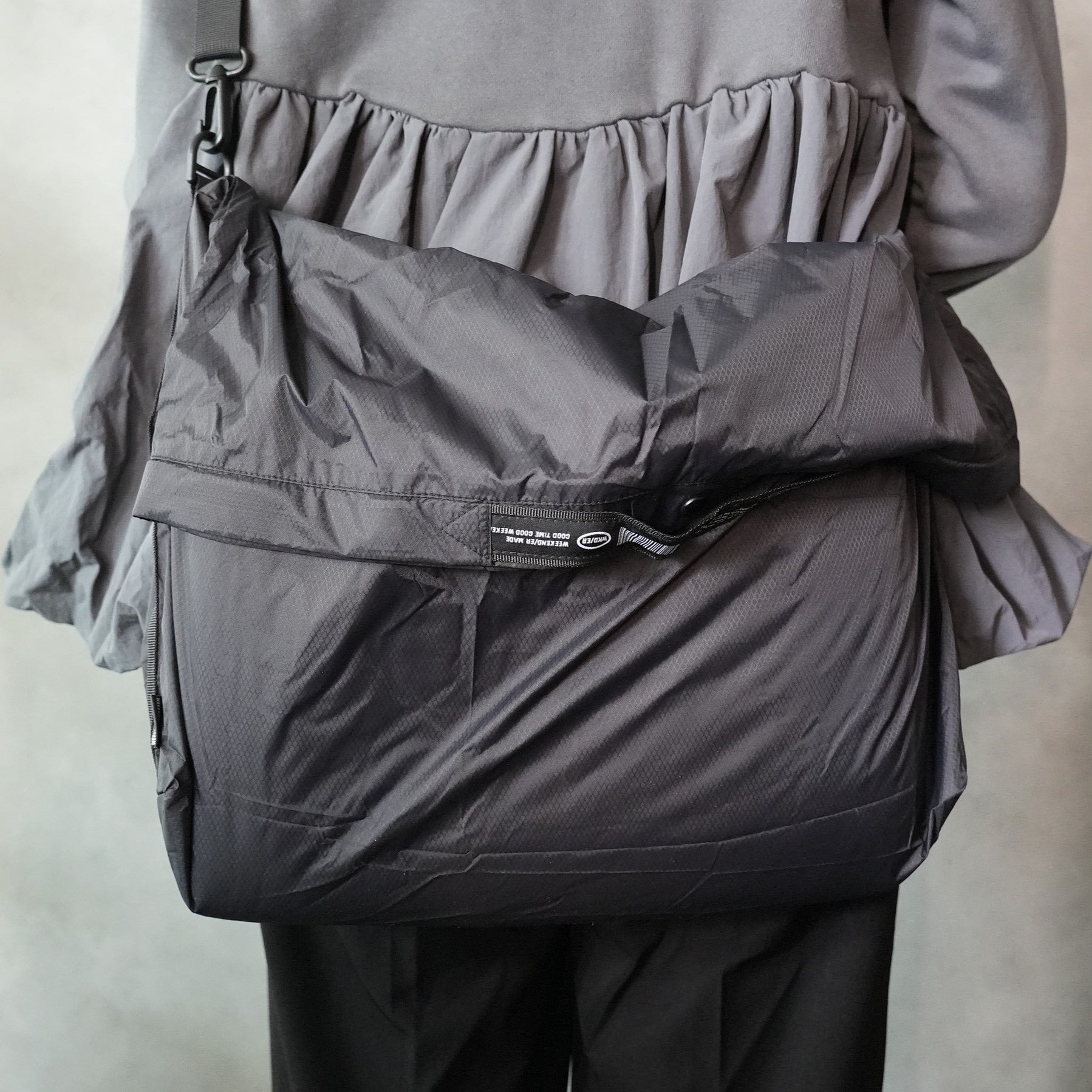 LIGHTWEIGHT PACKABLE SHOULDER BAG