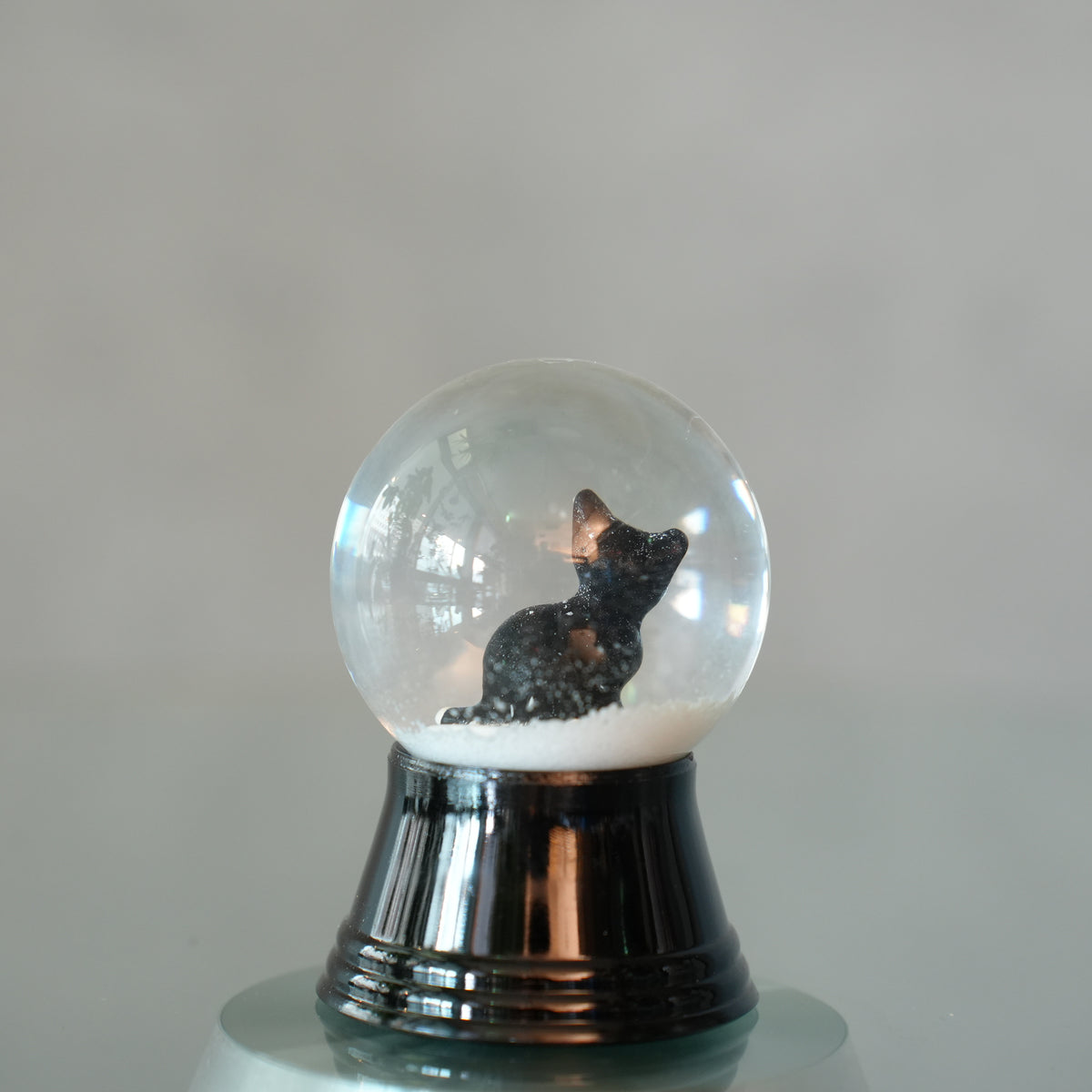 PERZY スノーグローブ 45mm Cat sitting black