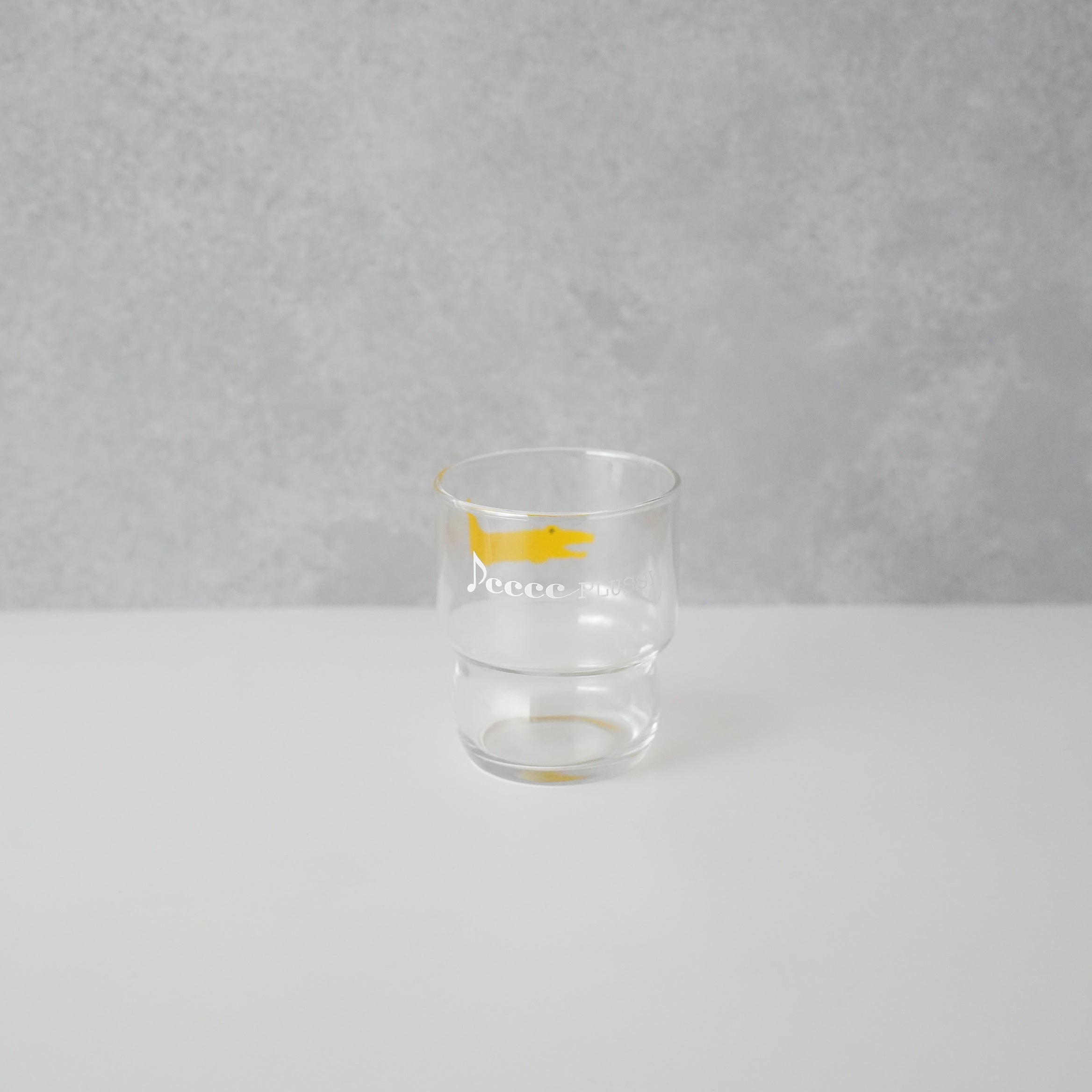 うそみたいなコップ きいろいわに プラッシー