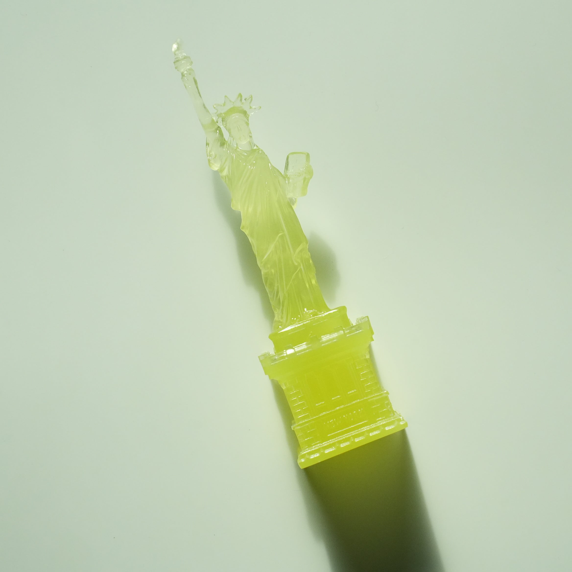STATUE OF LIBERTY / GLOW IN THE DARK