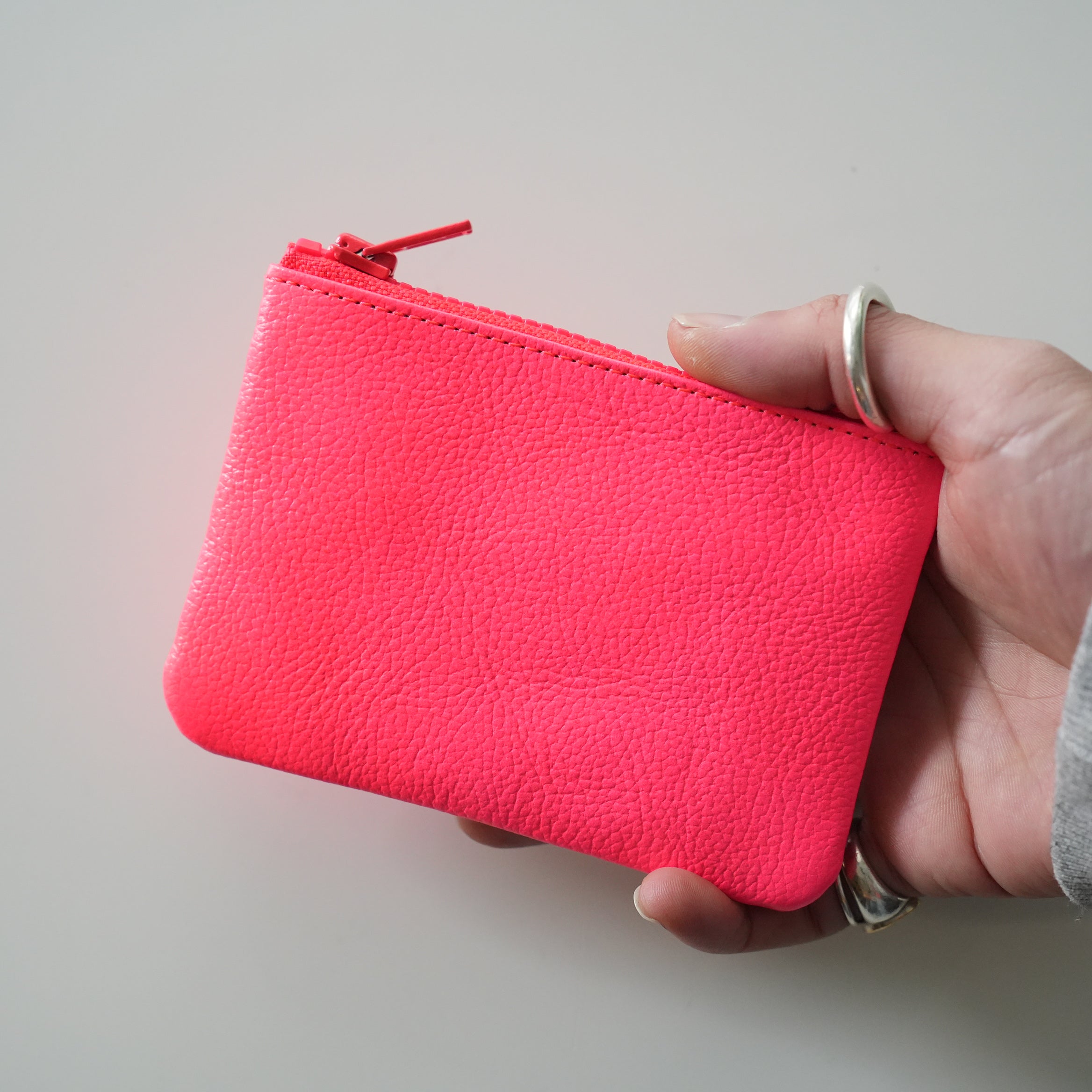 NEON OP POUCH