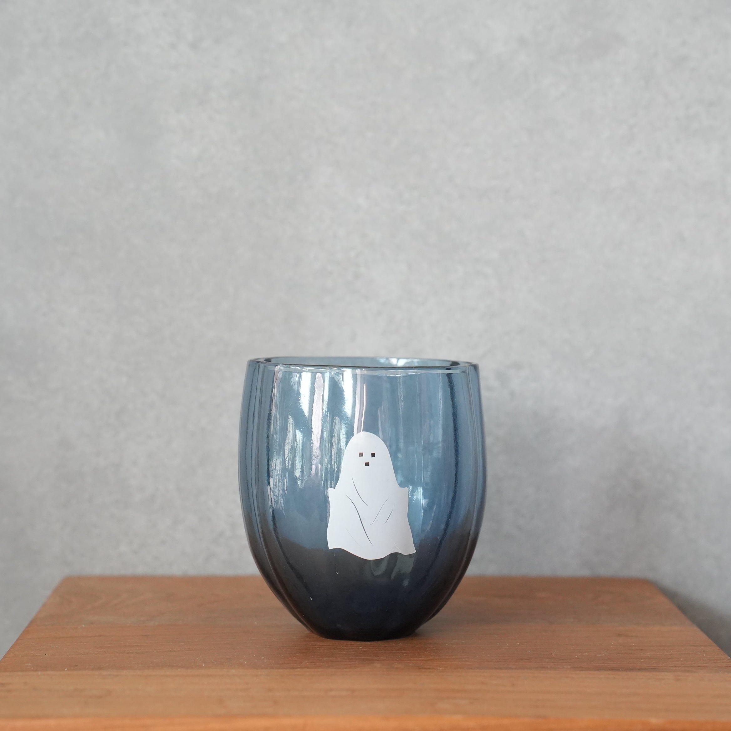 うそみたいなコップ おばけ