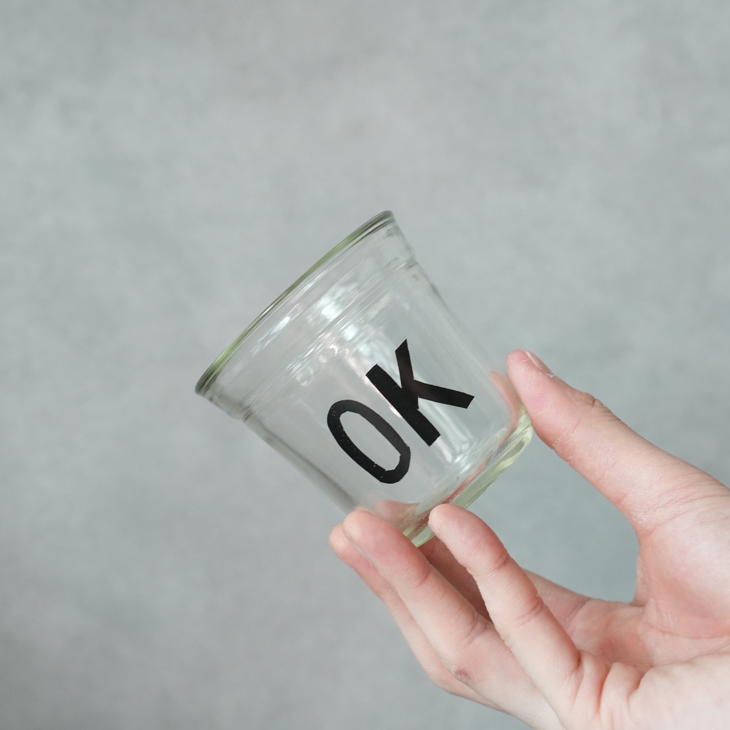 うそみたいなコップ OKBINKOP