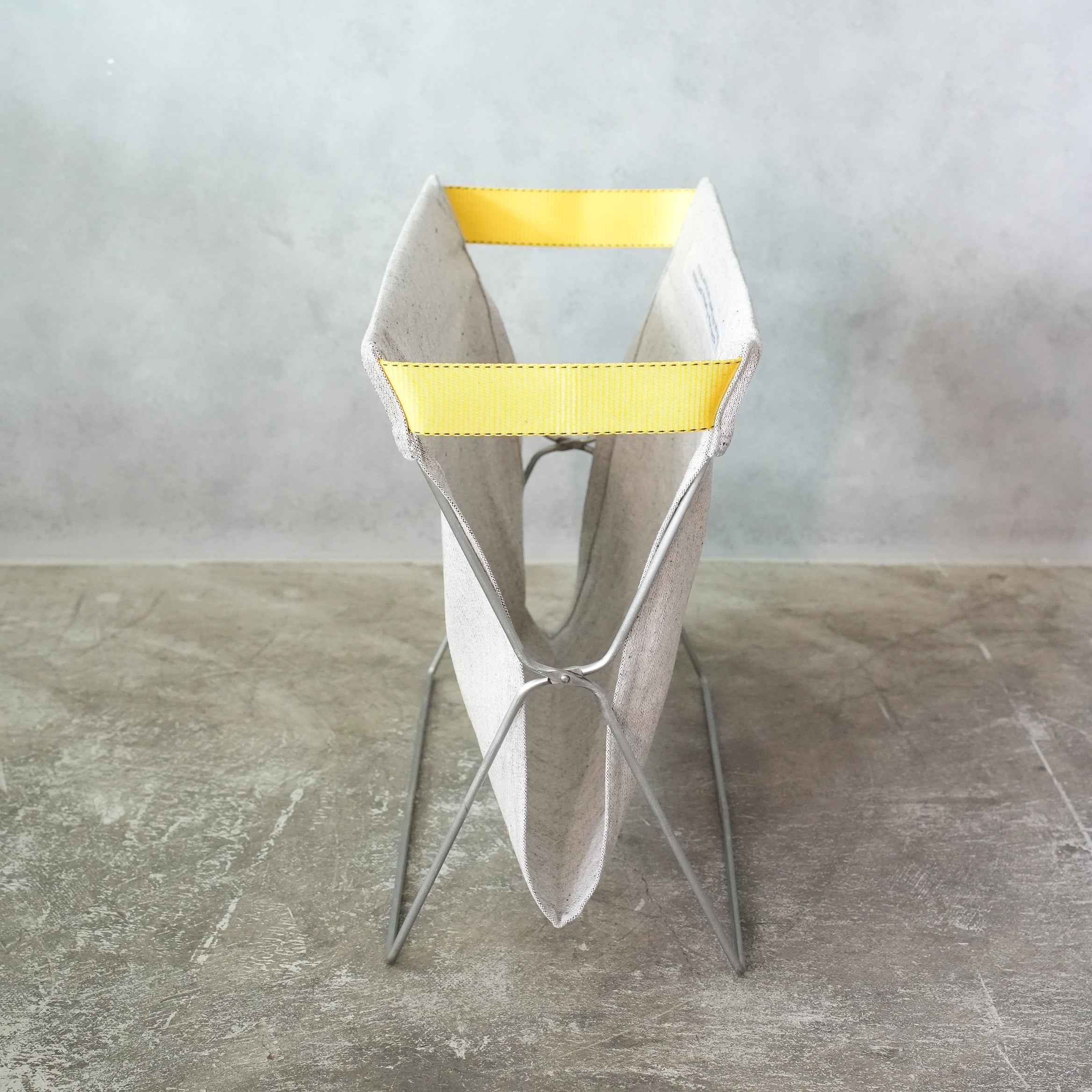 FOLDING BAG STORAGE FOR CAFE