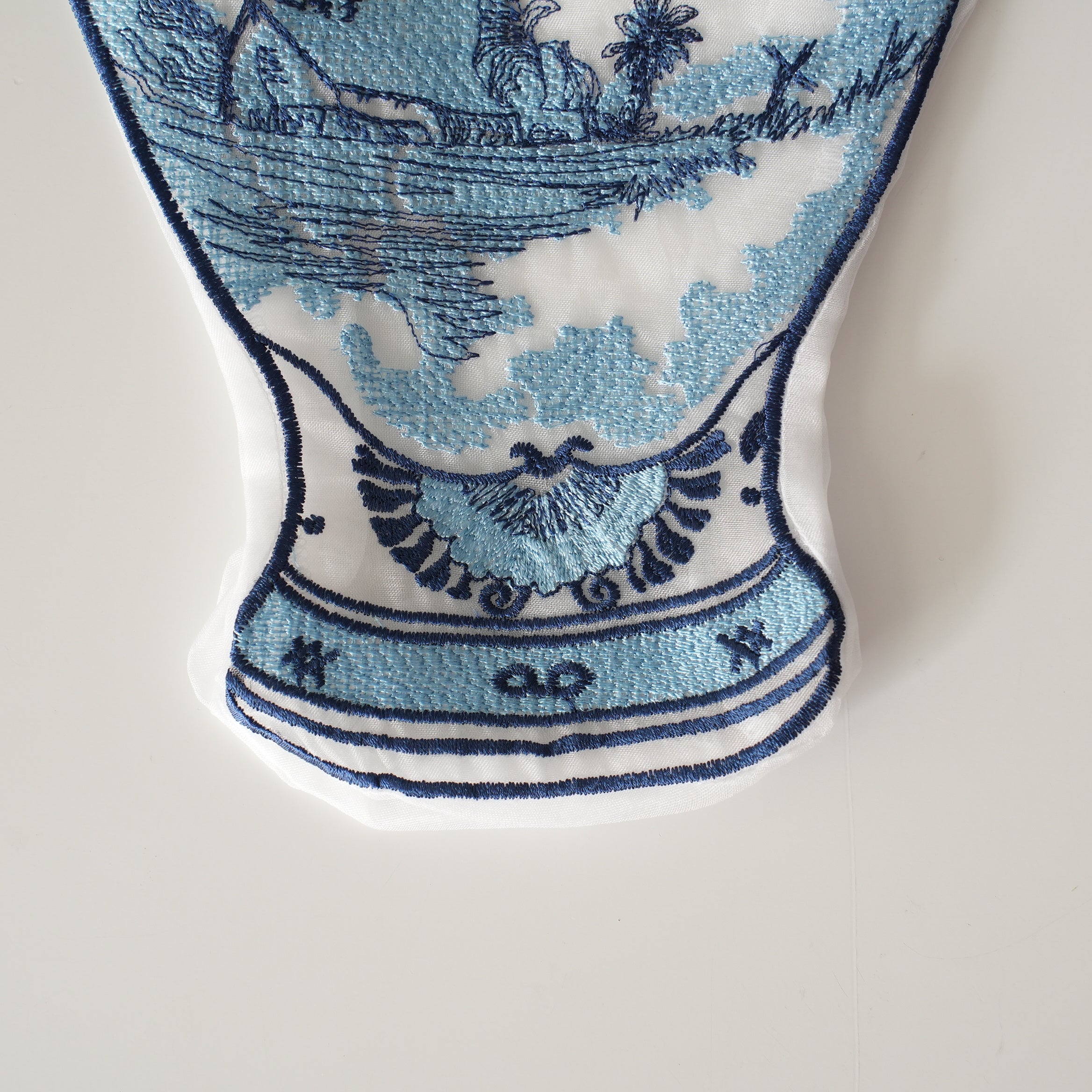 DELFT VASE POUCH