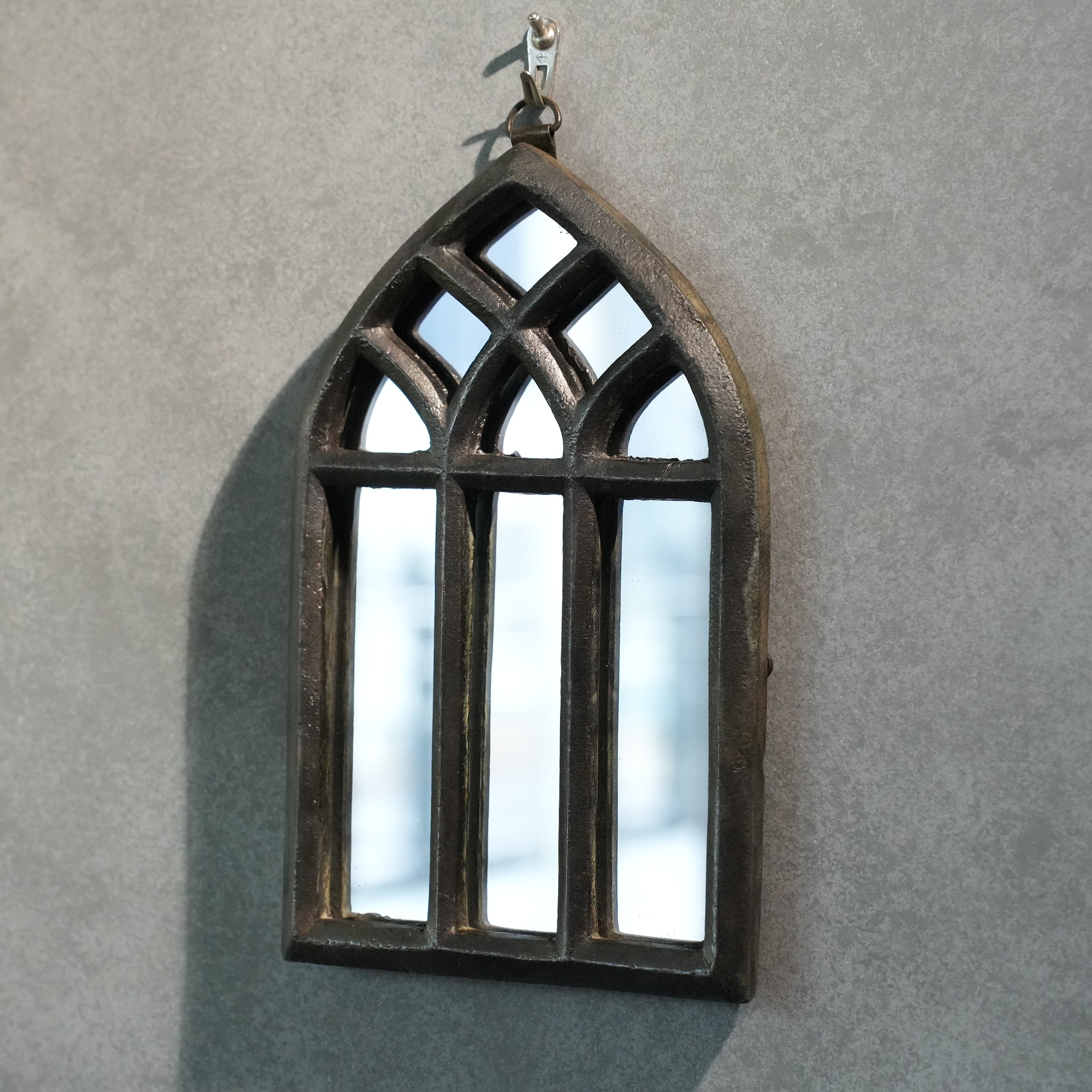 Pointed Frame Mirror L