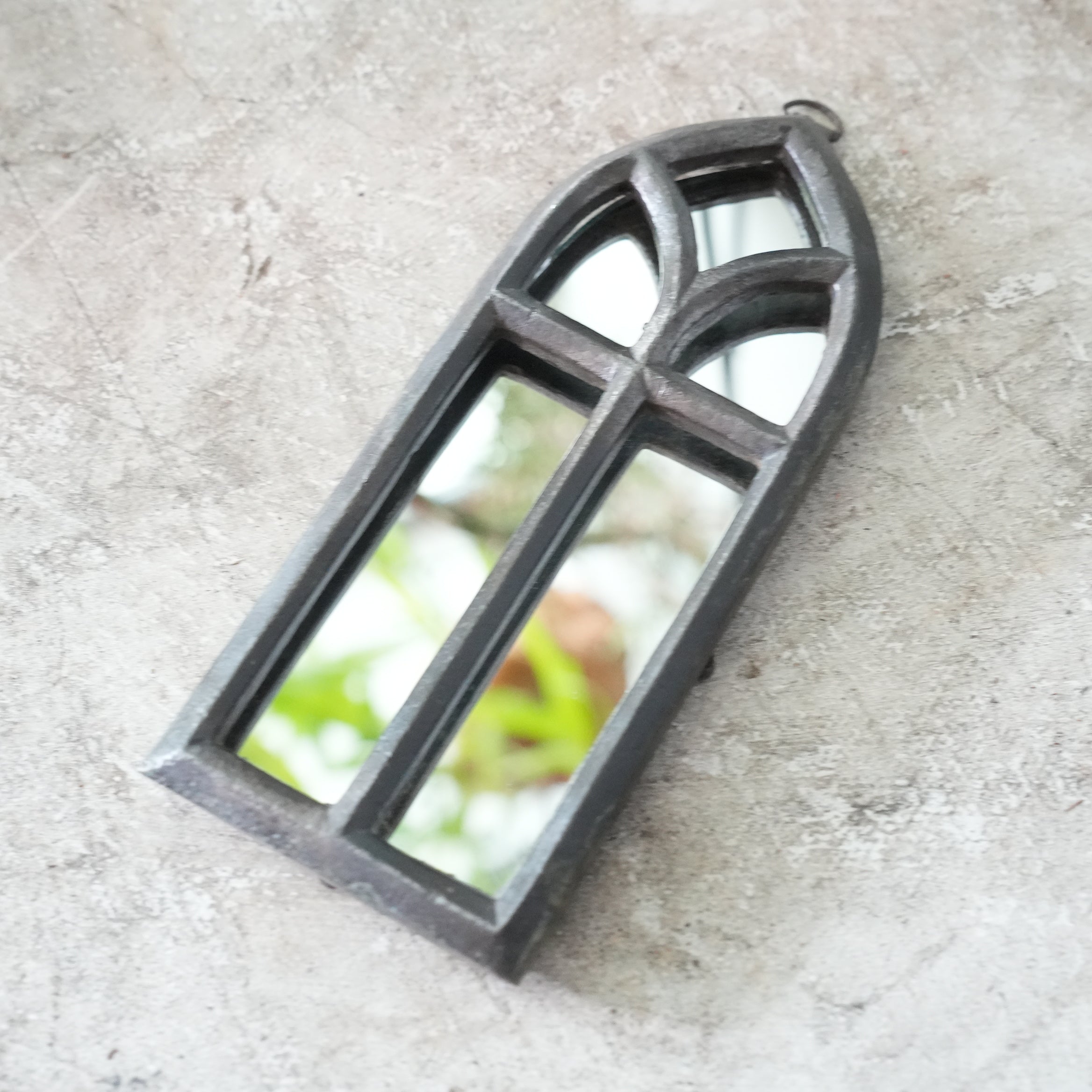 Pointed Frame Mirror S