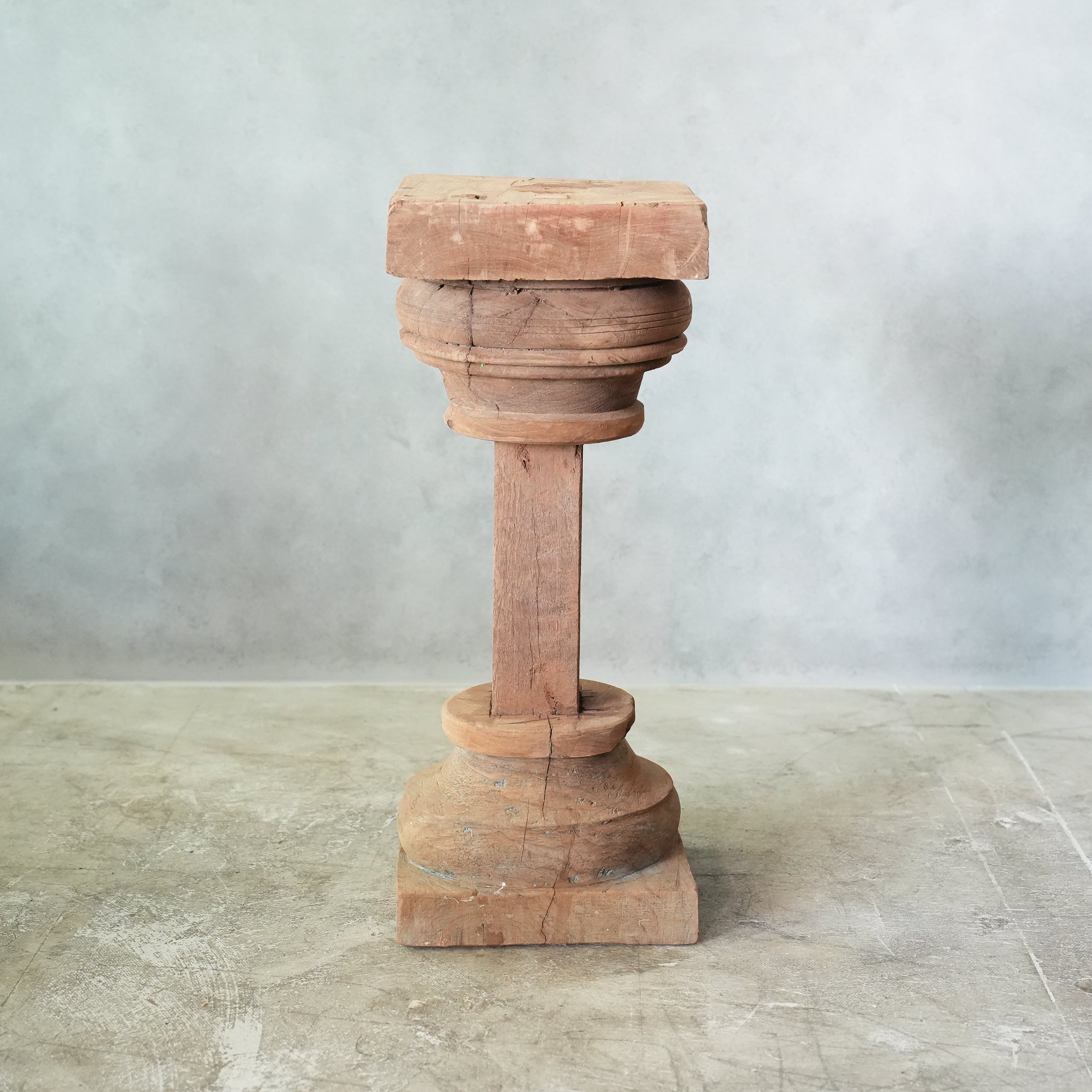 PILLAR STAND A