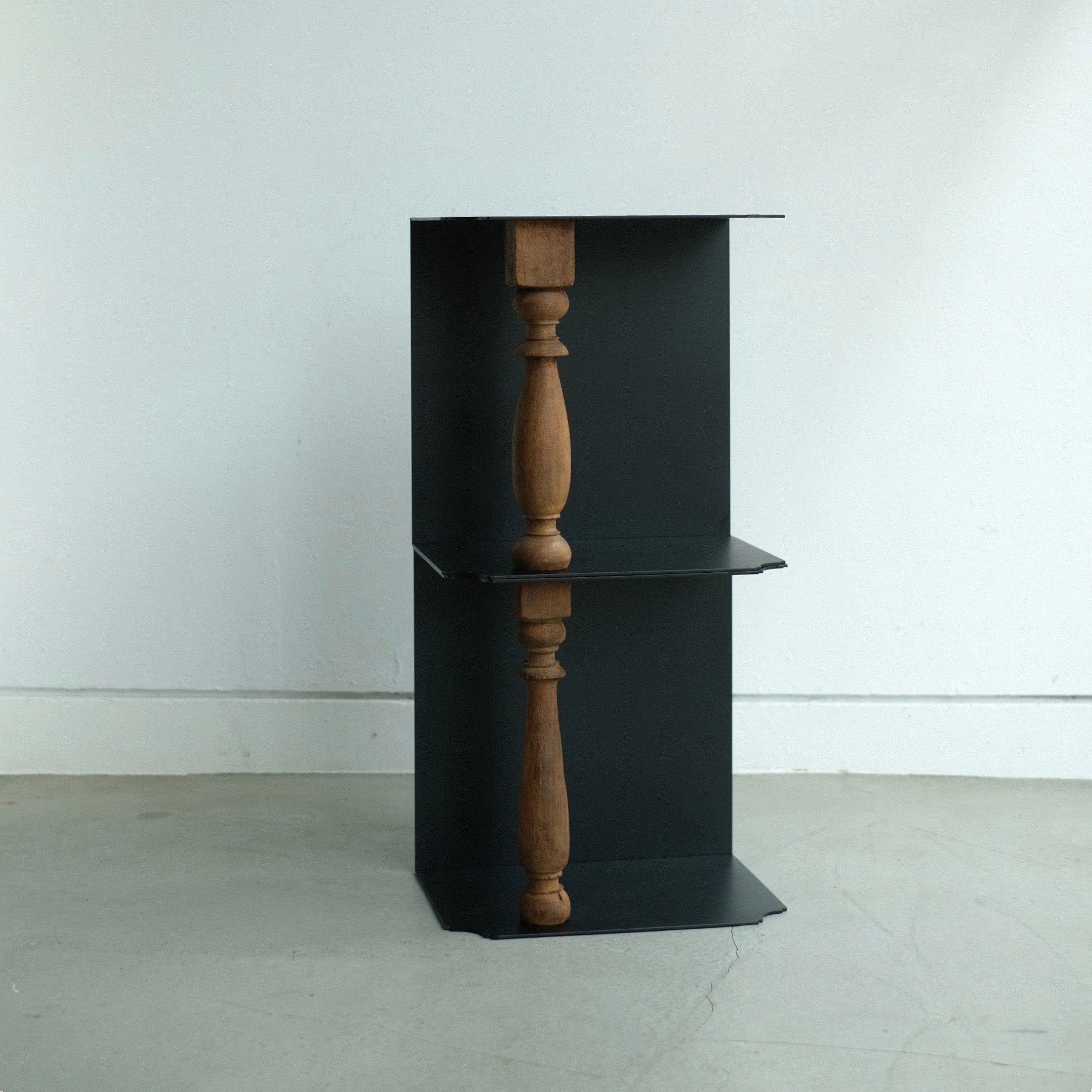 VONA wooden spindle BLOCK SHELF L
