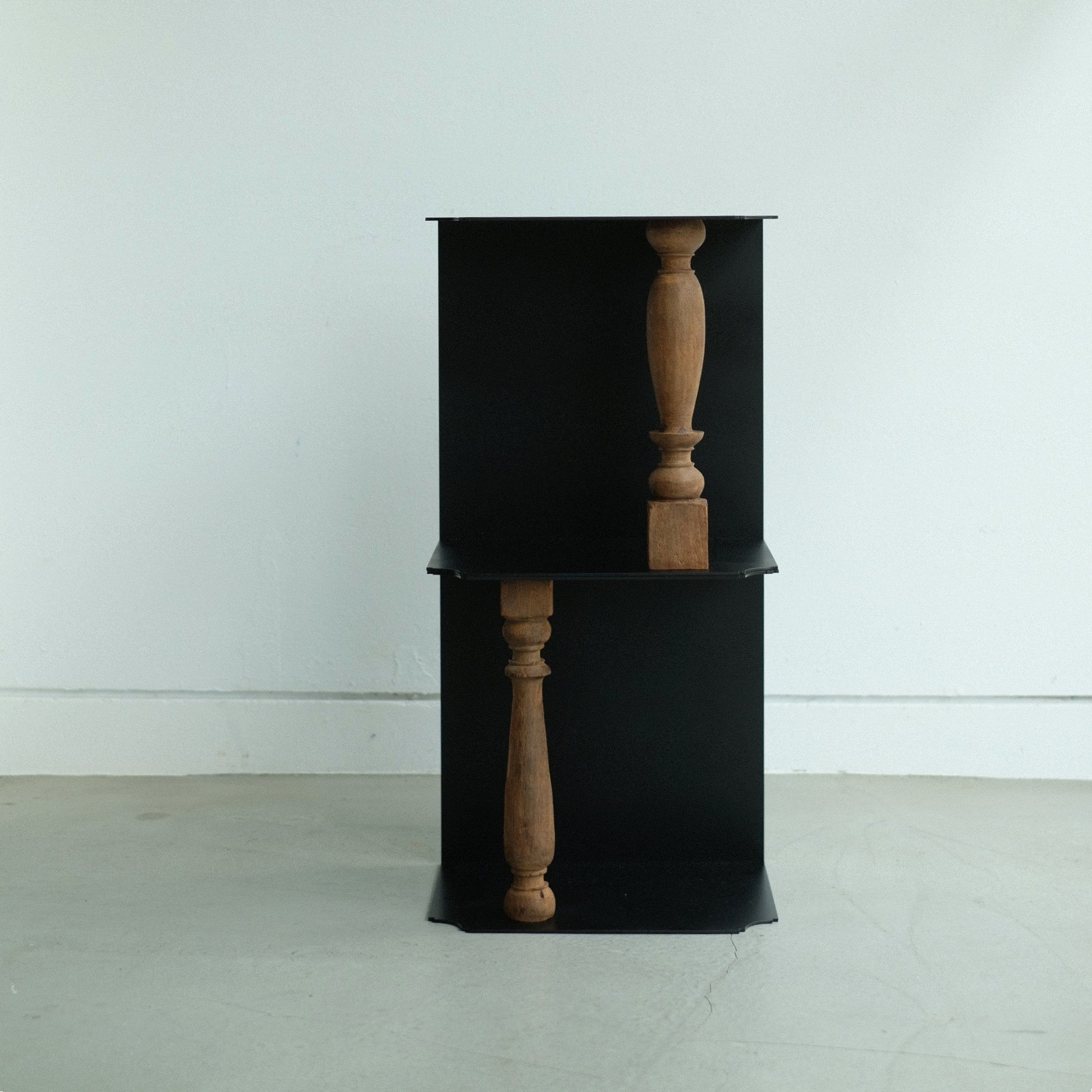 VONA wooden spindle BLOCK SHELF L