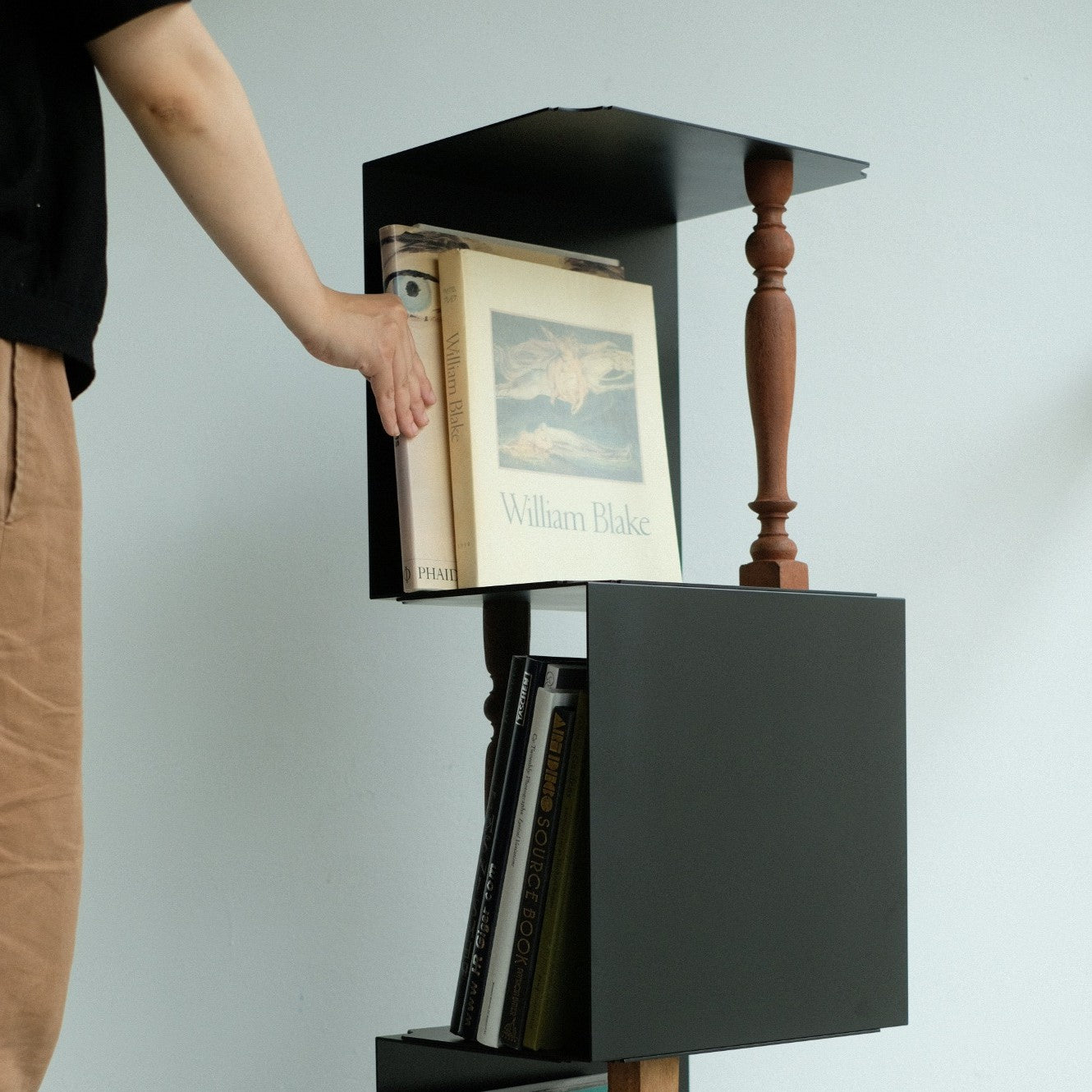 VONA wooden spindle BLOCK SHELF L