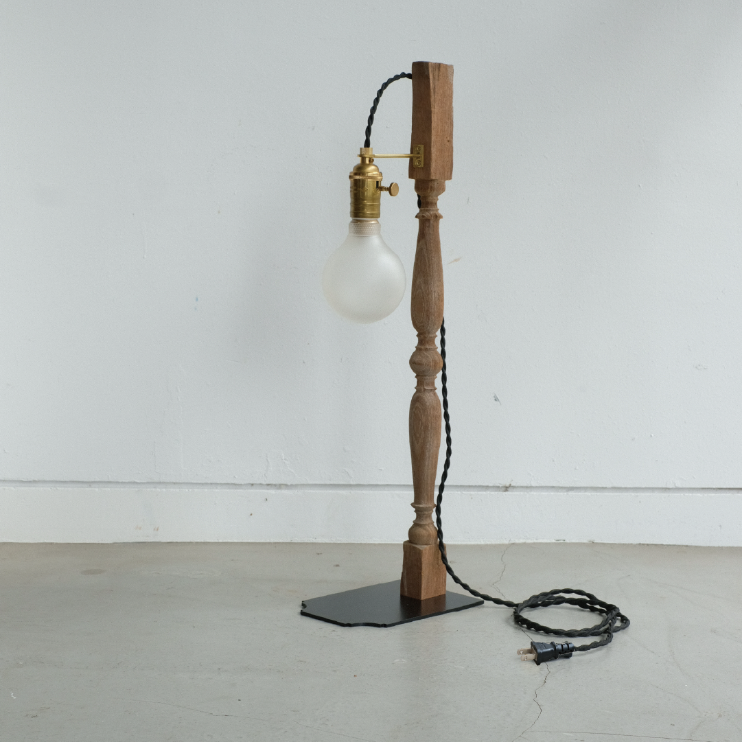 VONA wooden spindle TABLE LAMP