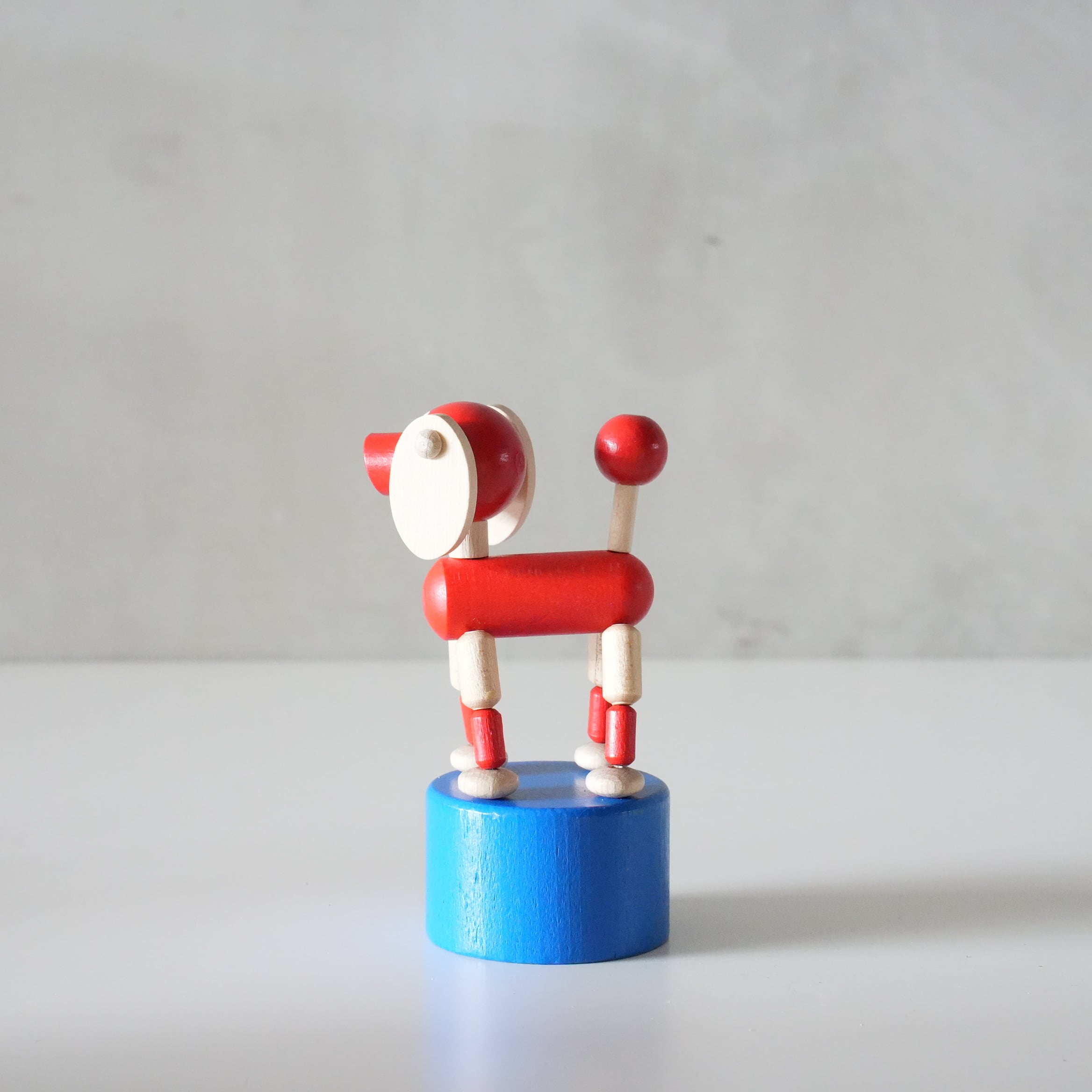 DETOA Wooden Push Up Toy Dog