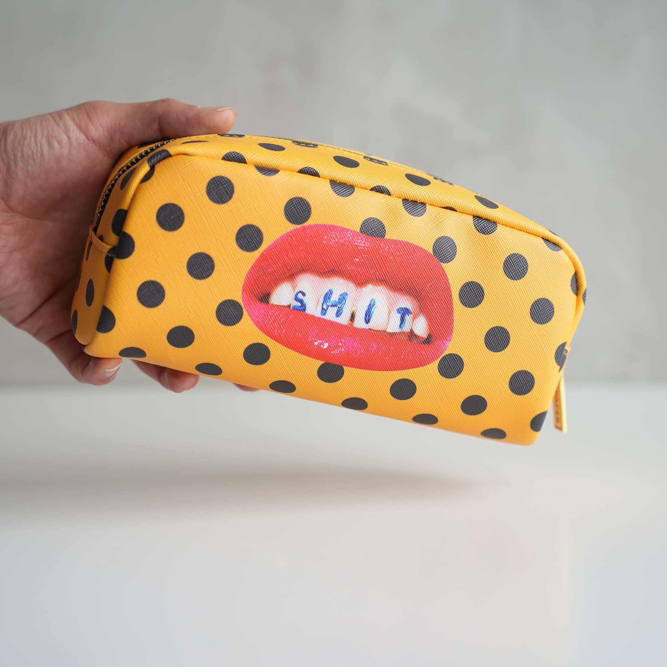 PU case (L) SHIT SELETTI/ TOILETPAPER