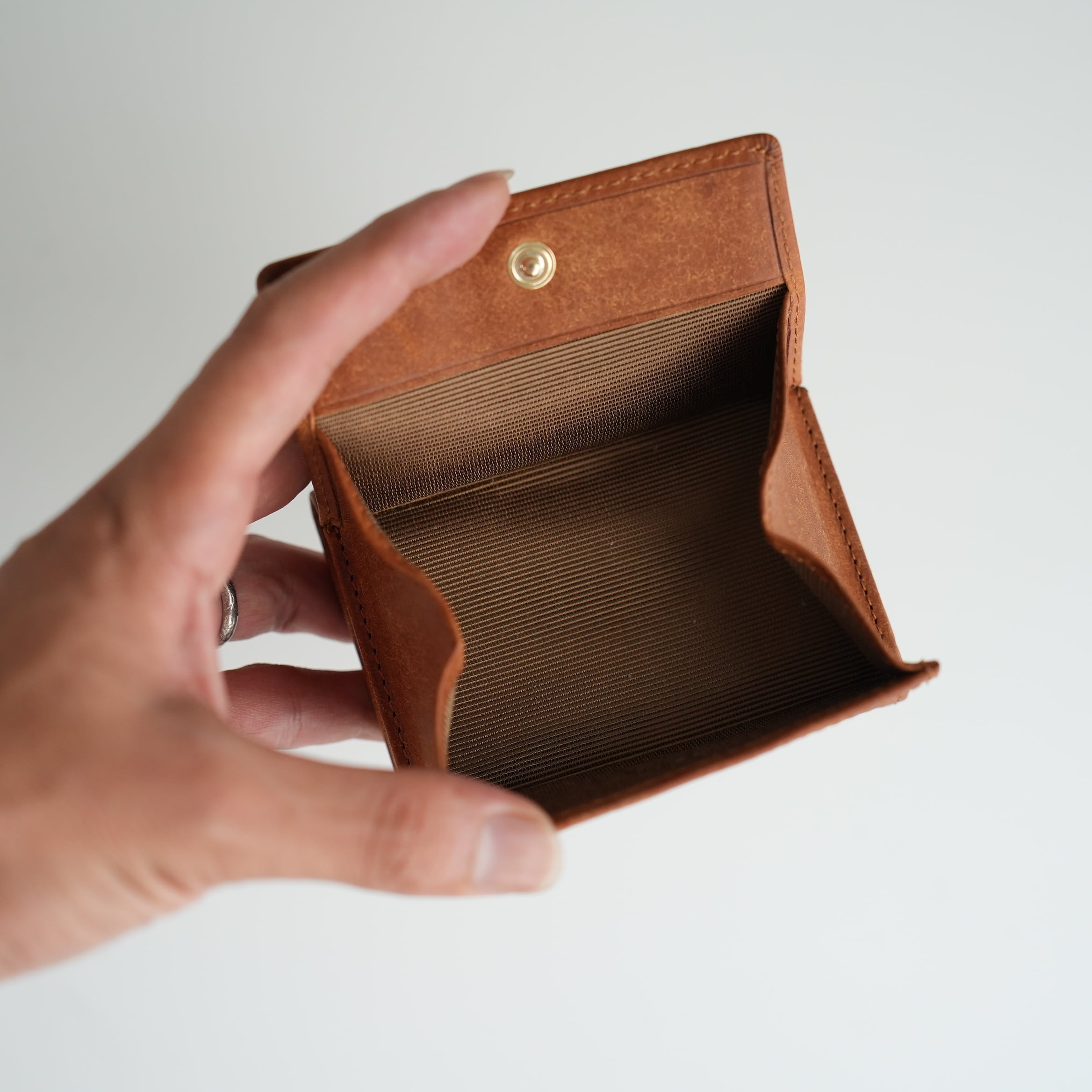 PB 三つ折り財布