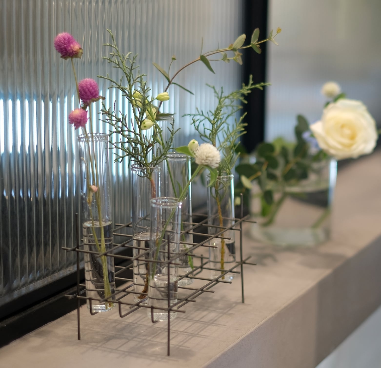 BIRD'S NEST S GLASS TEST TUBE VASE