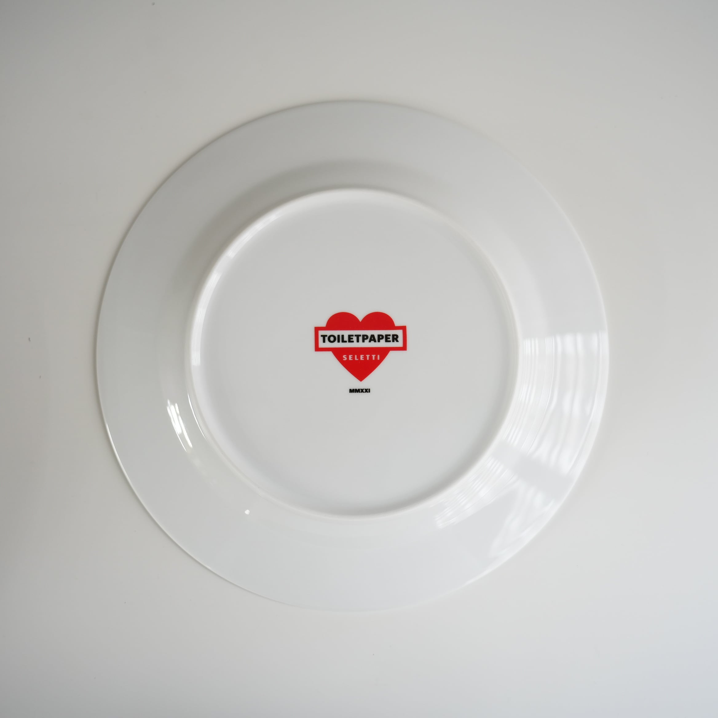 PORCELAIN PLATE LIPSTICKS SELETTI/ TOILETPAPER