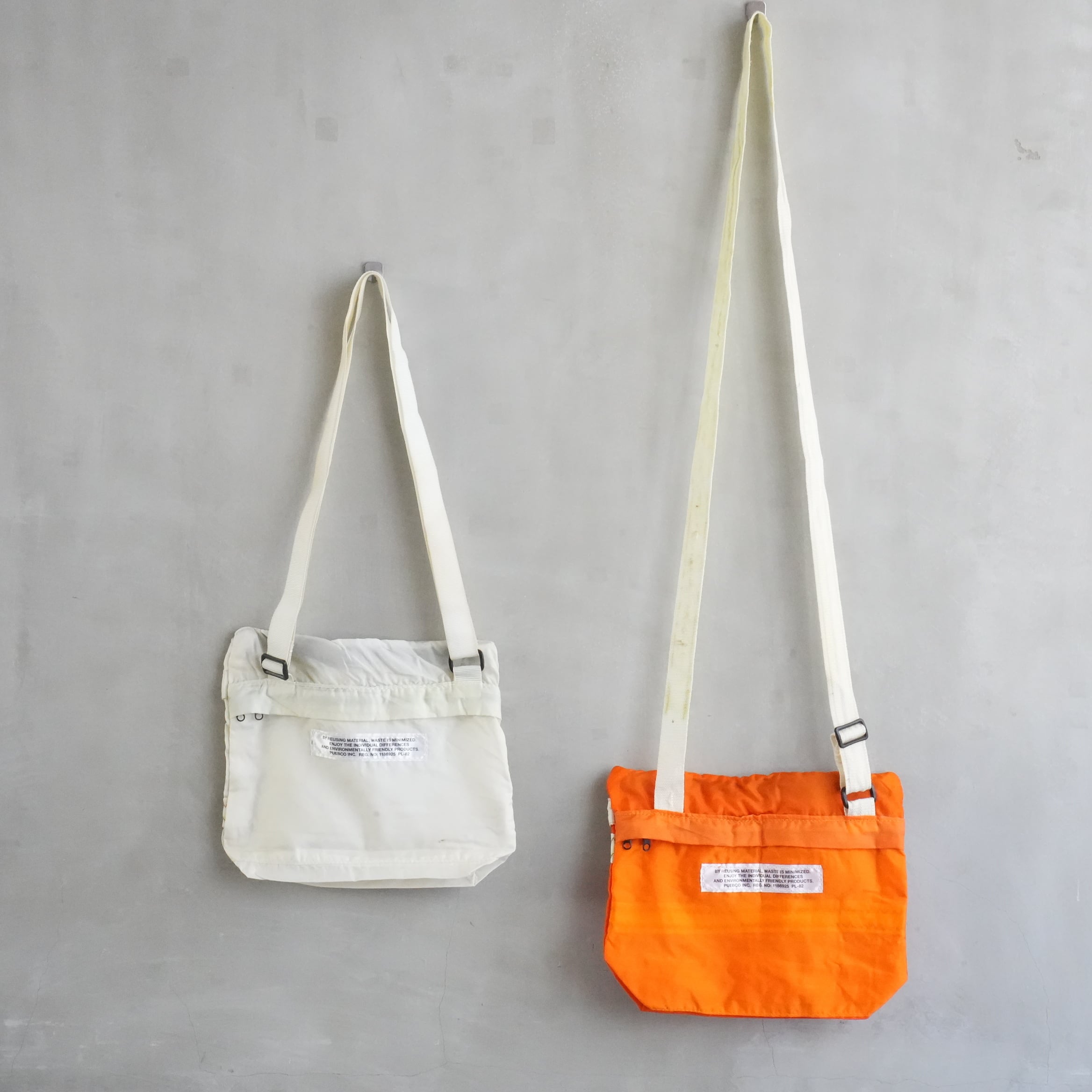 VINTAGE HEAVY PARACHUTE SHOULDER POUCH