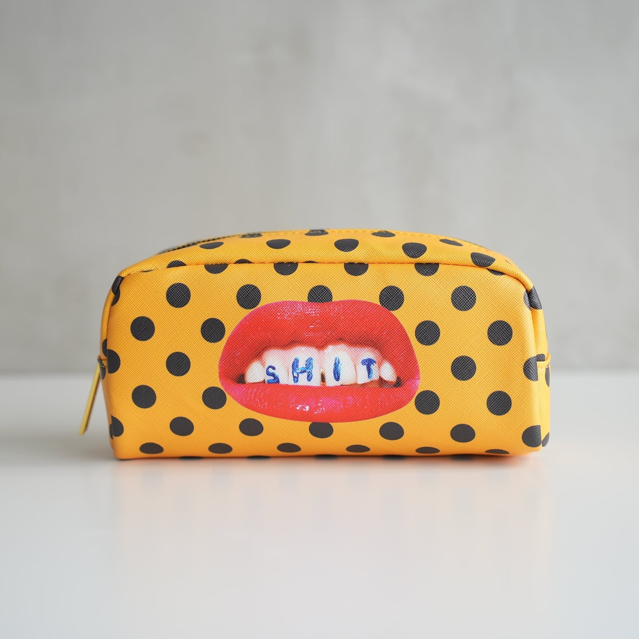 PU case (L) SHIT SELETTI/ TOILETPAPER