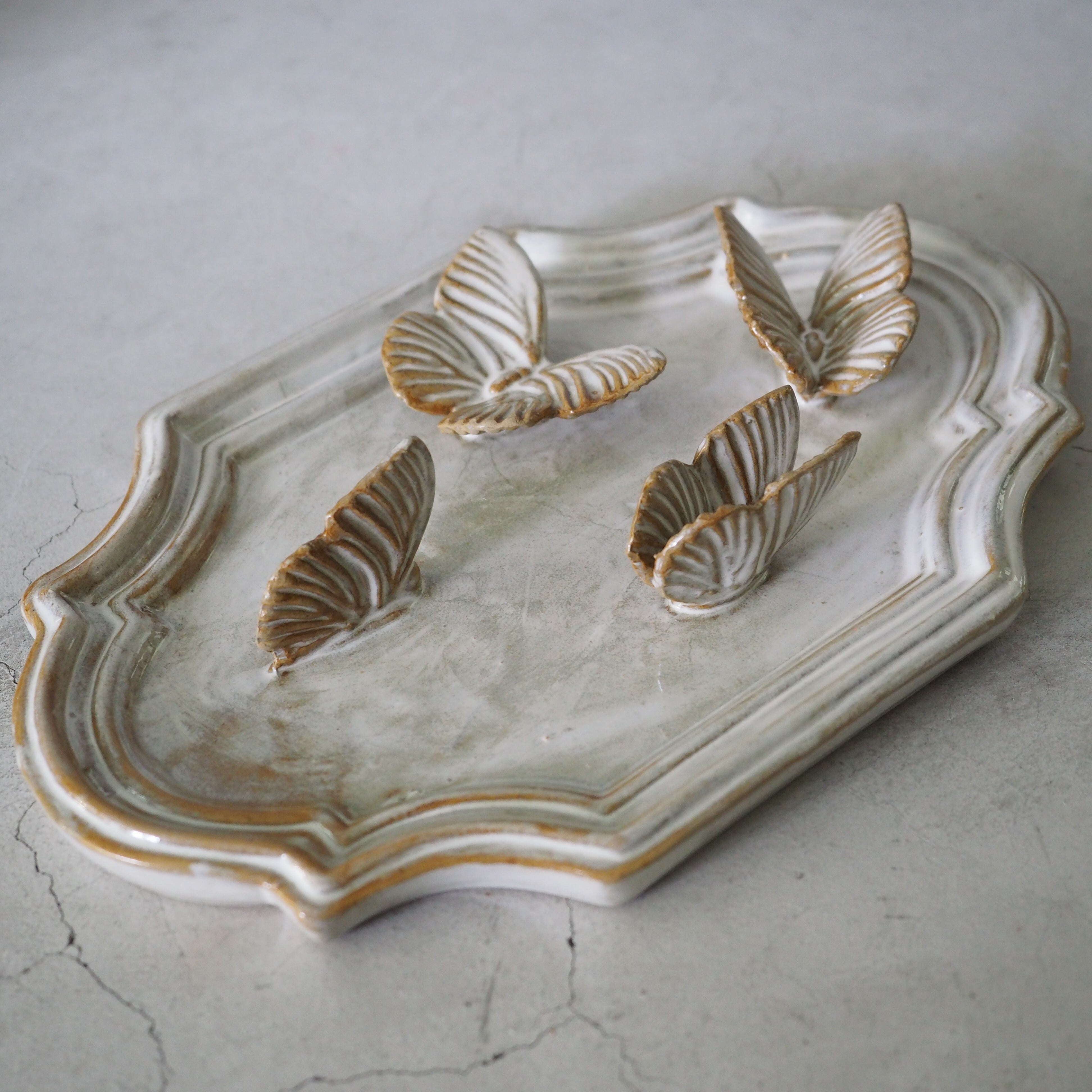 Mini Butterfly Trophy White AH-018-05