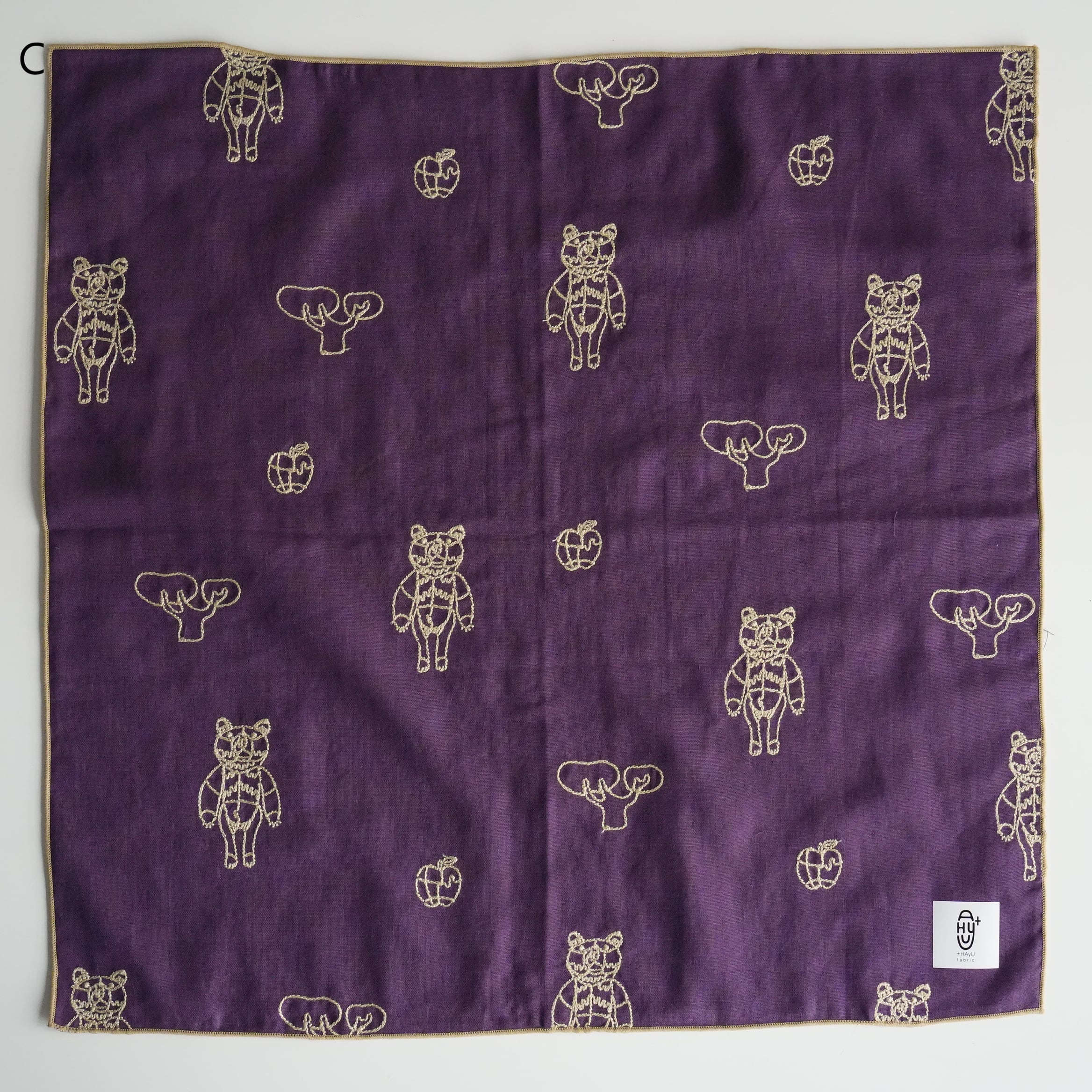 HAyU Double Gauze Handkerchief Bear & Apple