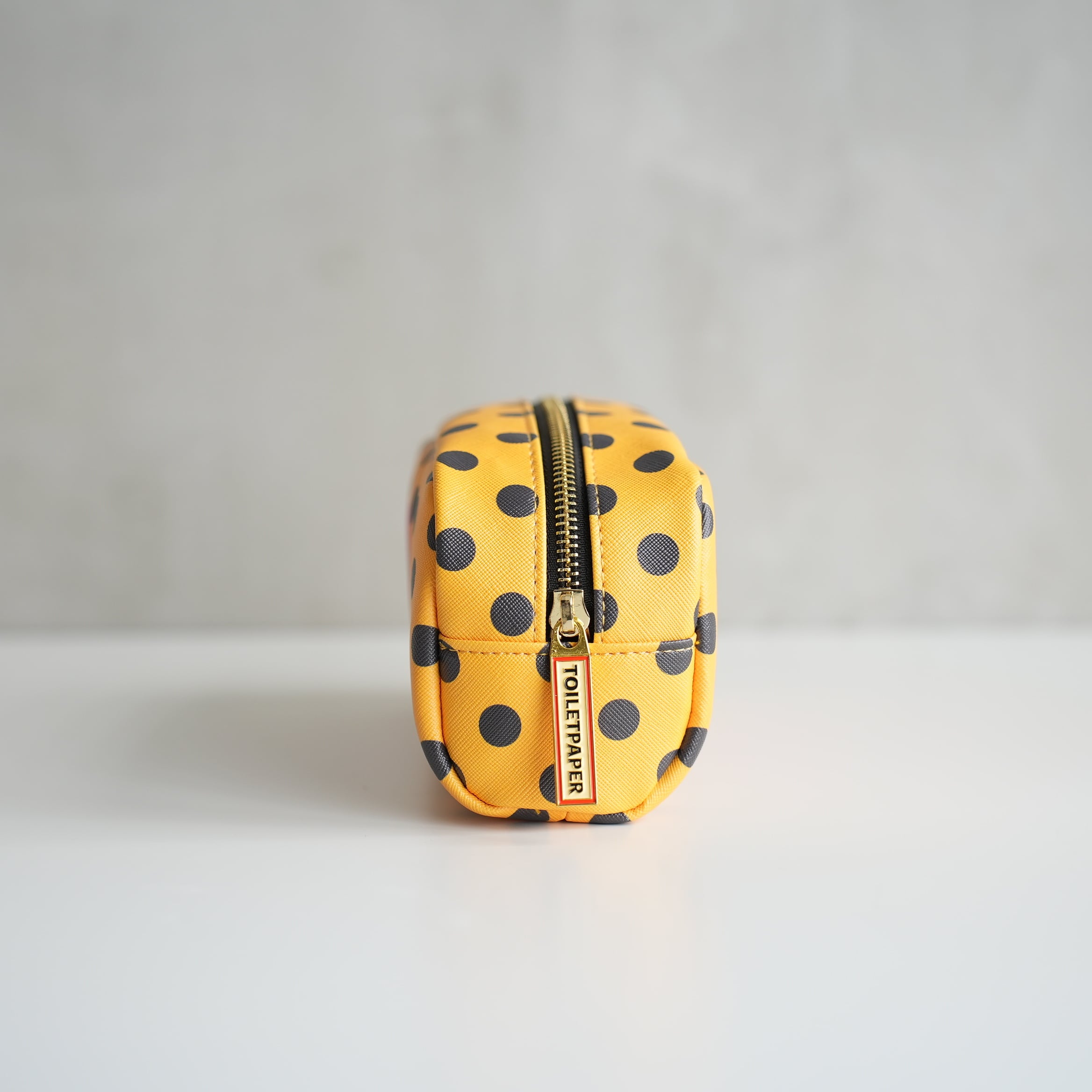 PU case (L) SHIT SELETTI/ TOILETPAPER