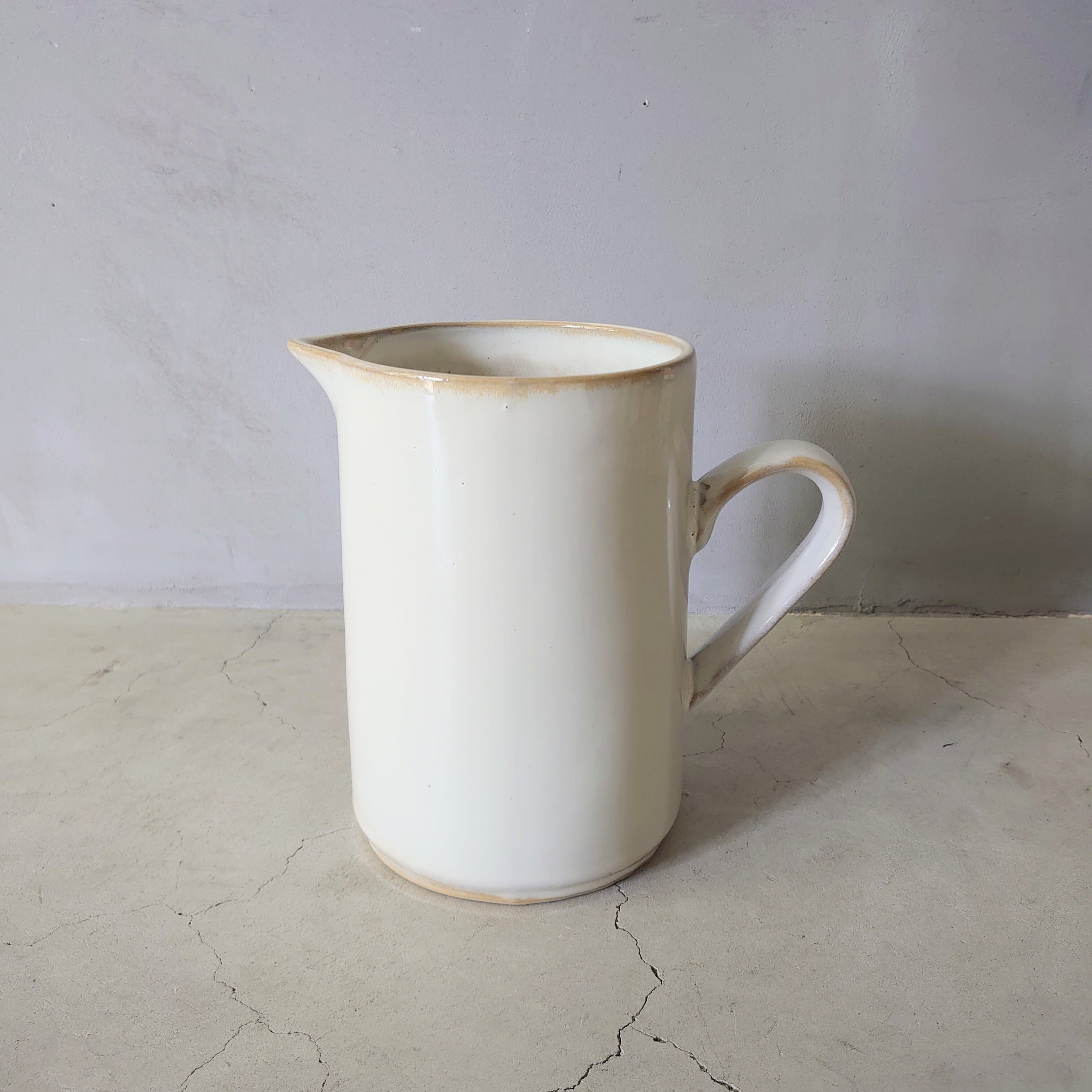 Rustic Pitcher S TB-202