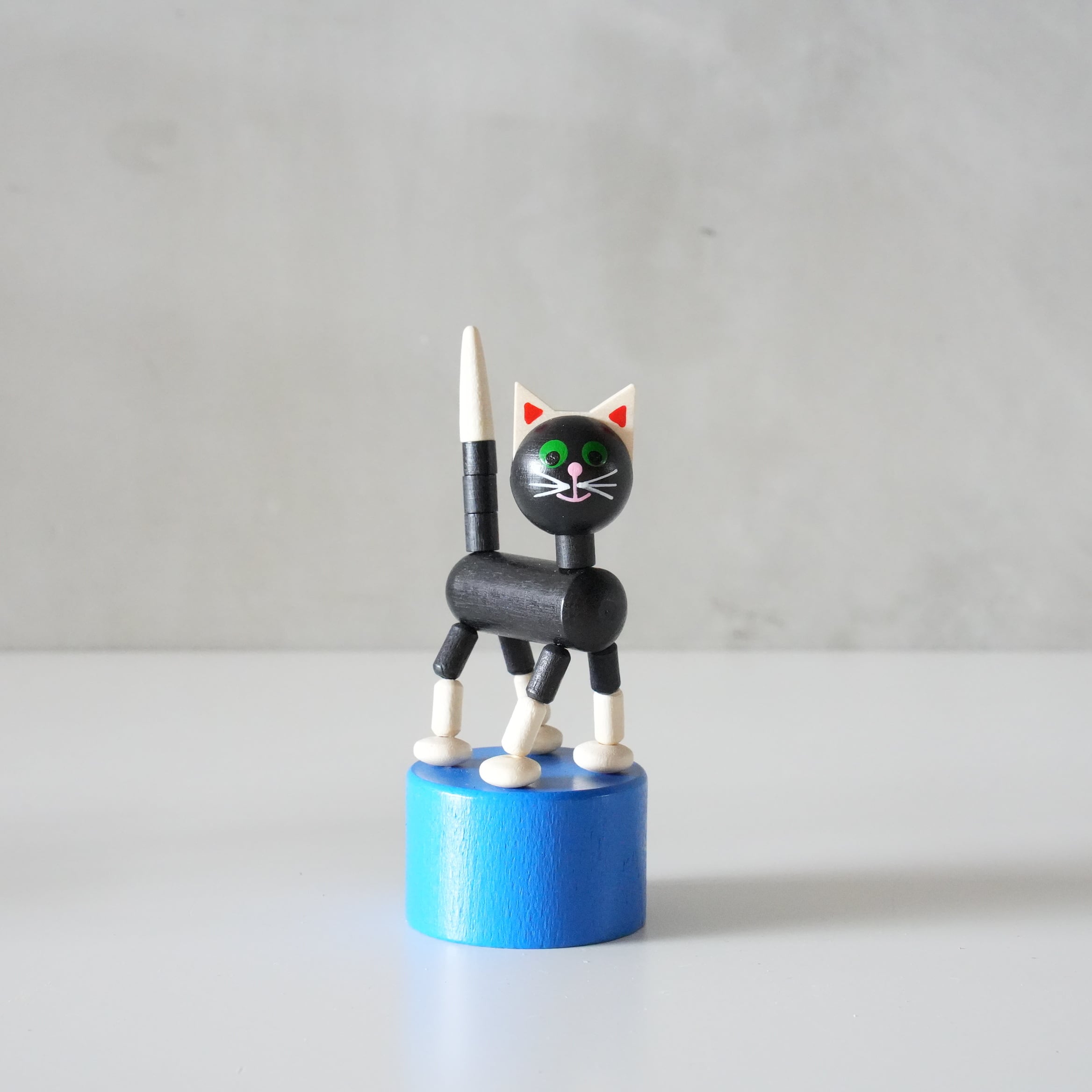 DETOA Wooden Push Up Toy Black Cat