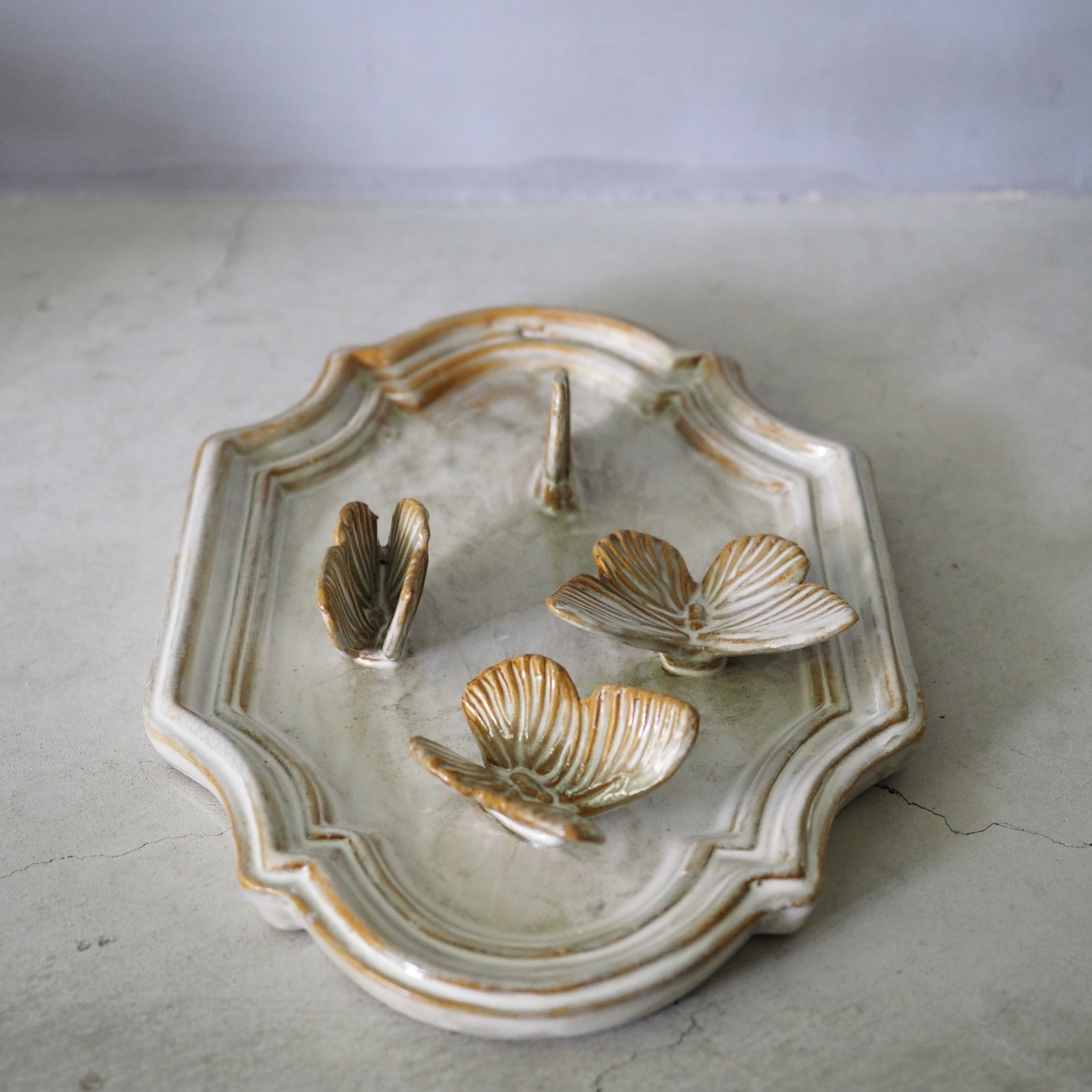 Mini Butterfly Trophy White AH-018-05