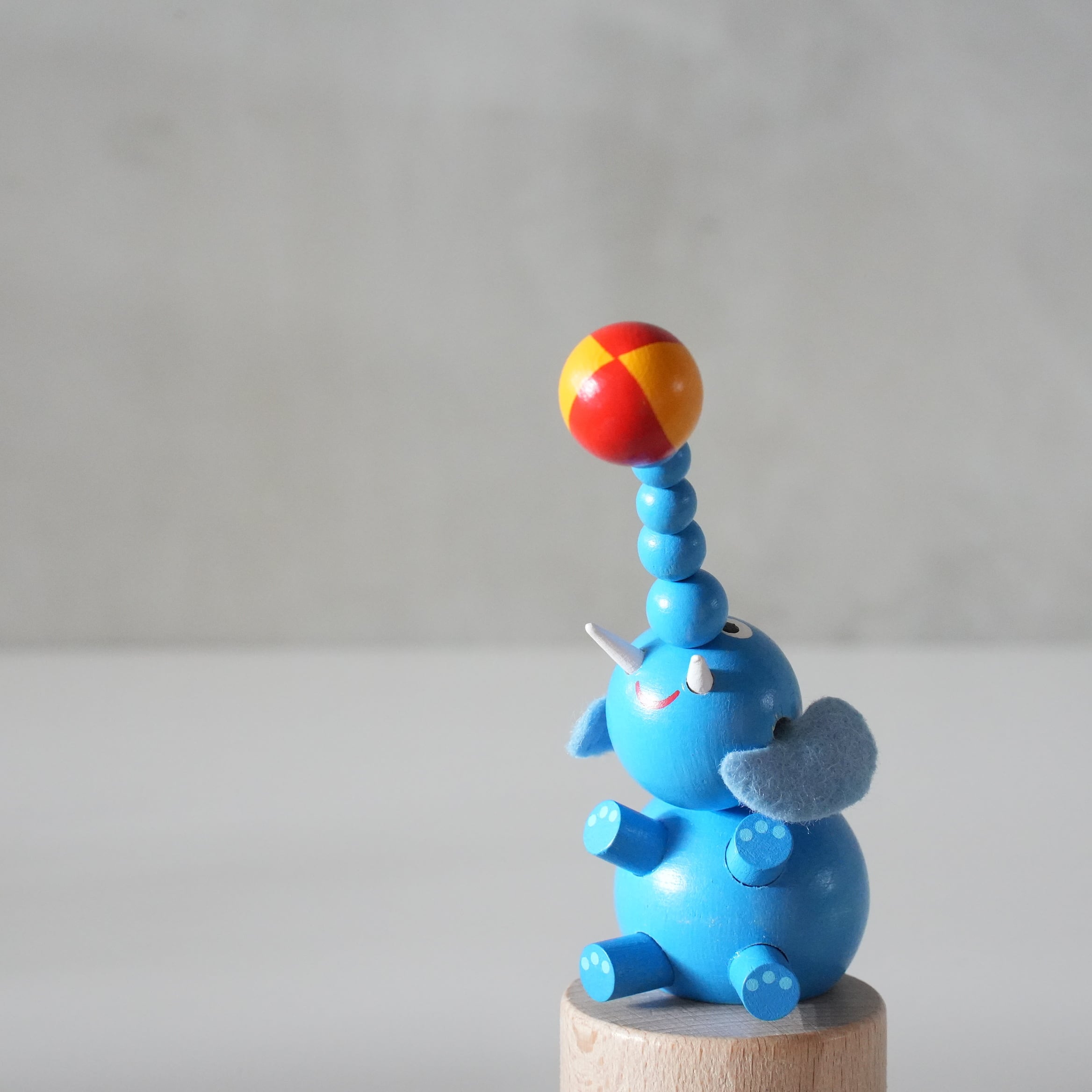 DETOA Wooden Push Up Toy Elephant