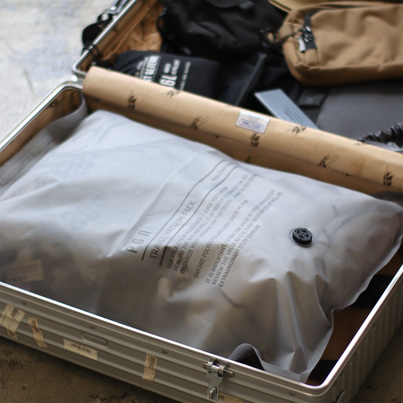 TRAVEL VACUUM PACK LL Gray