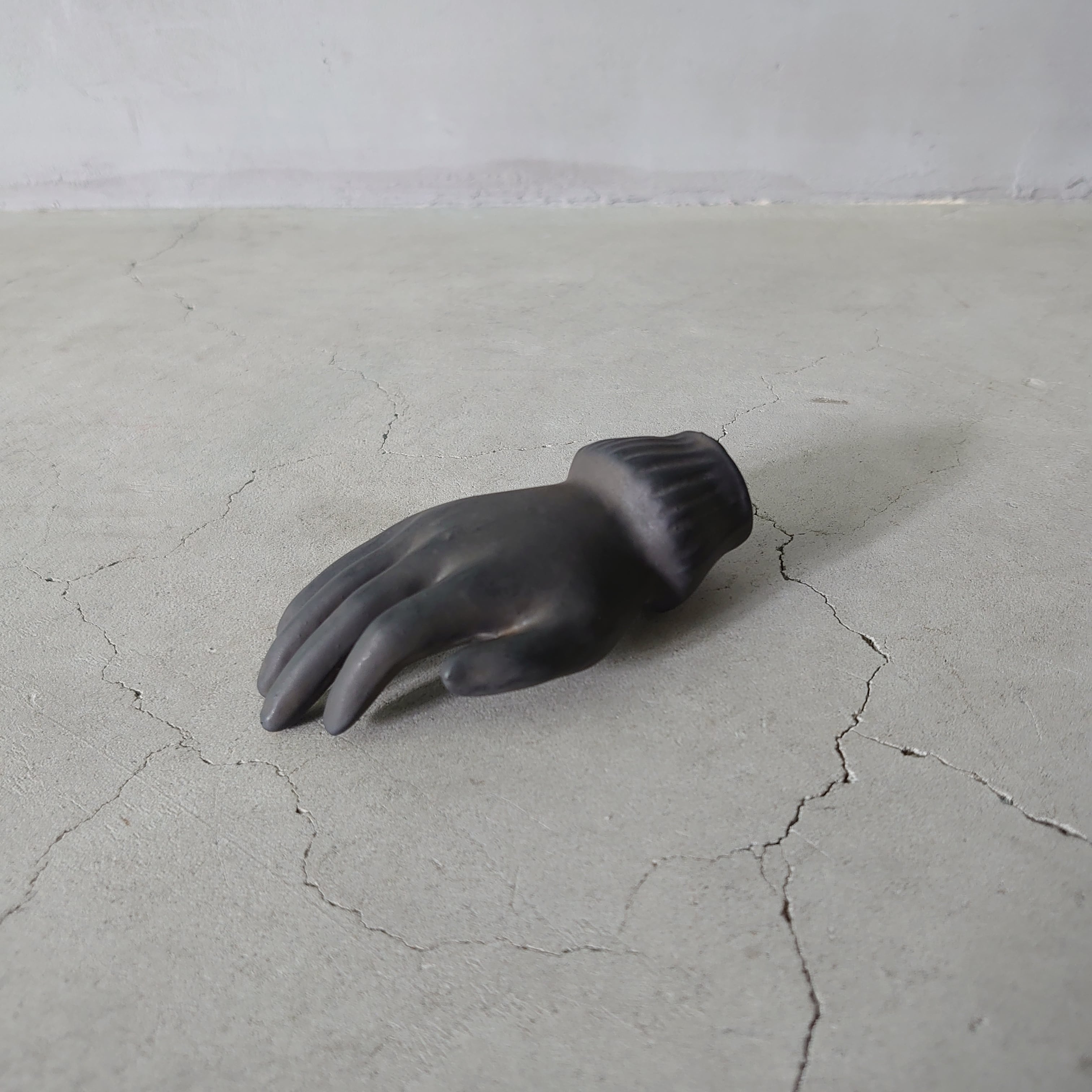 Hand Black MS-001-04