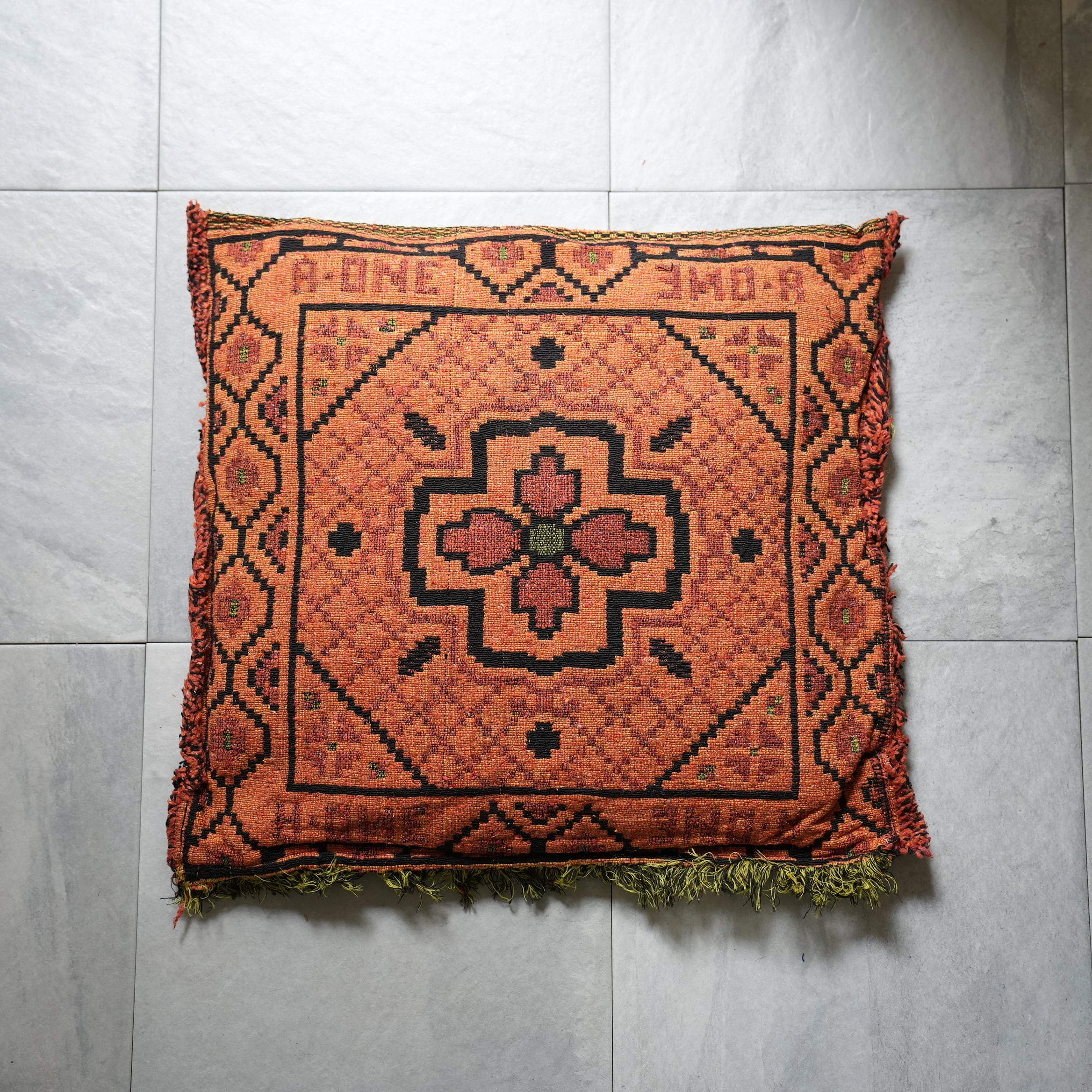 HYBRID INDIAN CUSHION Orange