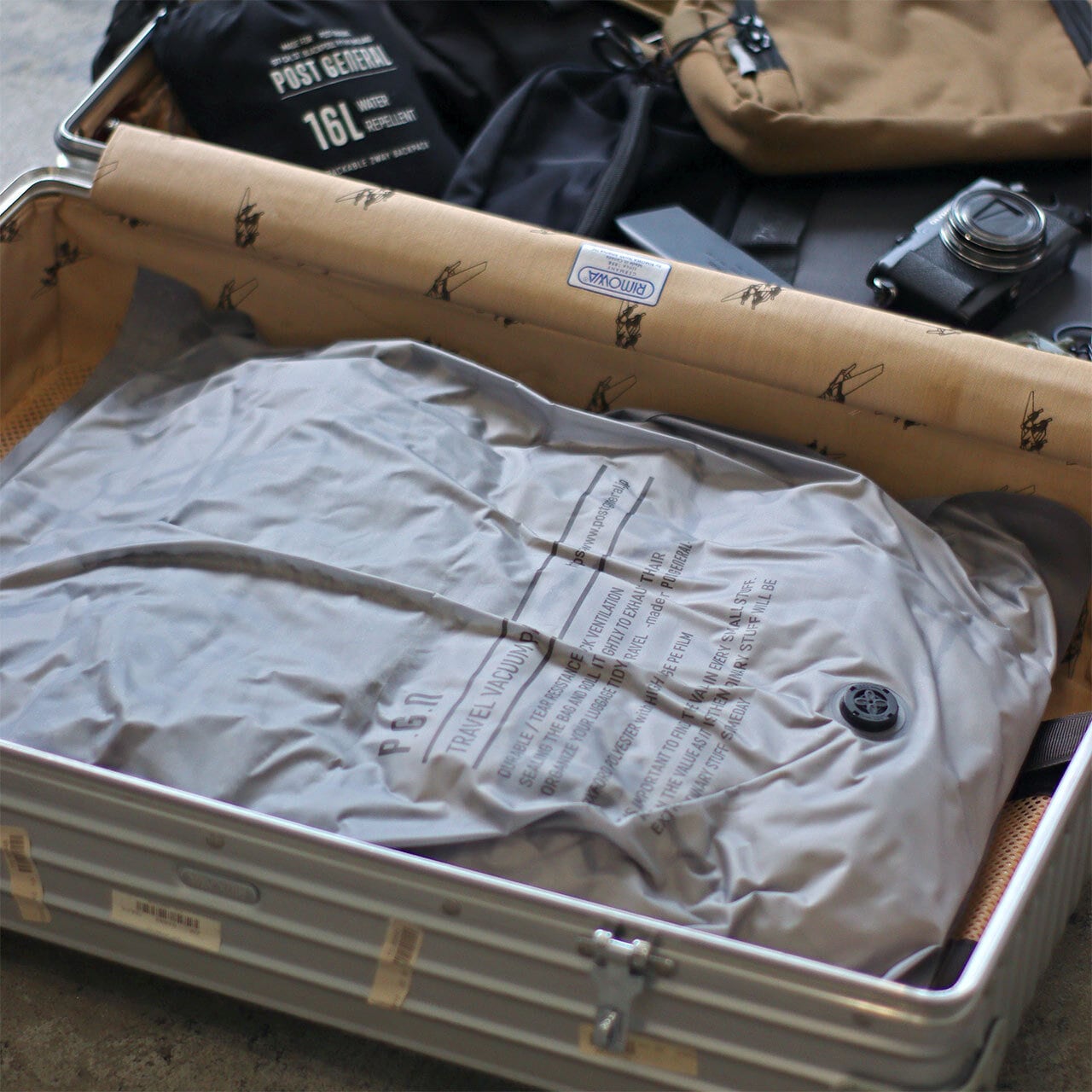 TRAVEL VACUUM PACK LL Gray