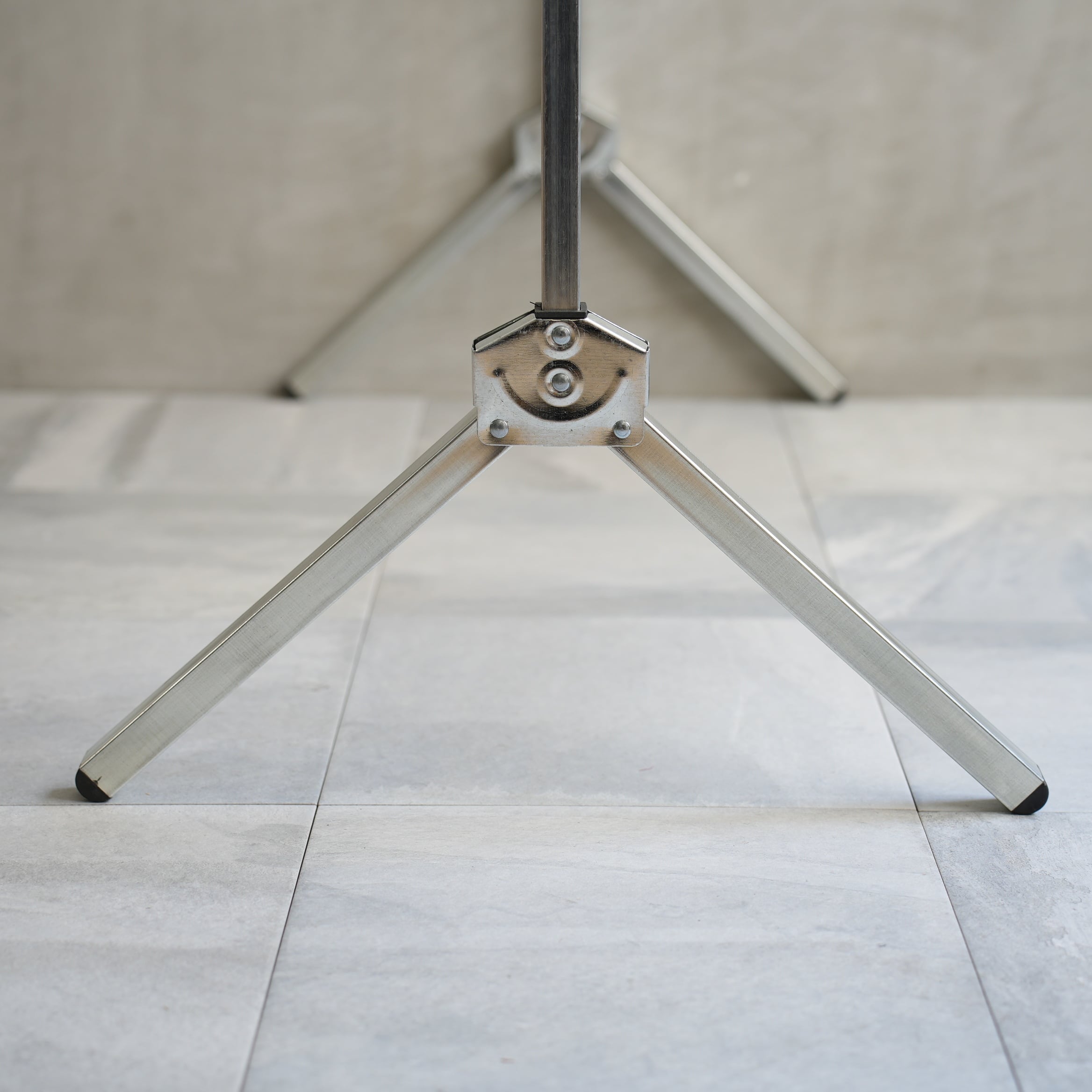 EXHIBITION FOLDABLE HANGER RACK Silver