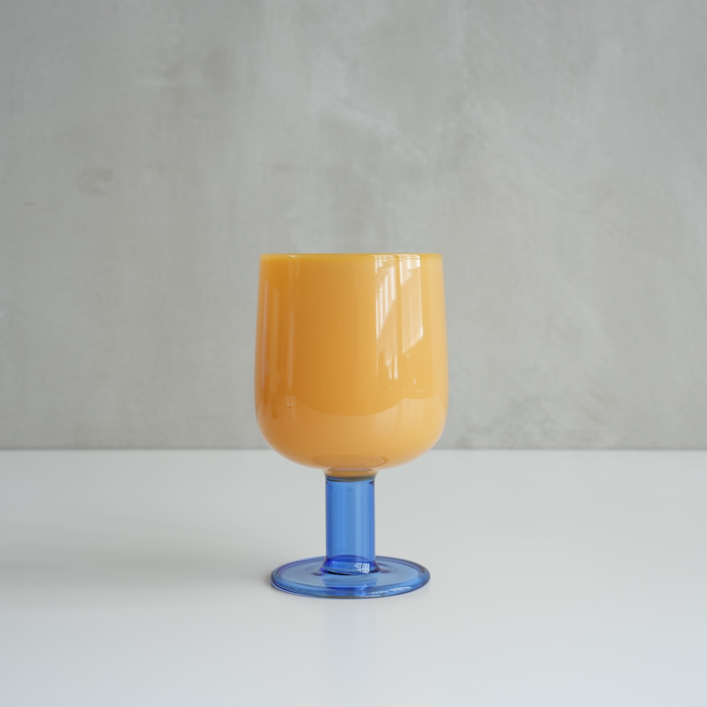 TWO TONE WINE GLASS