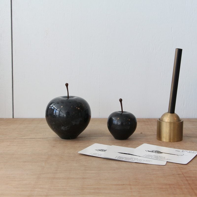 Marble Apple Black / Small