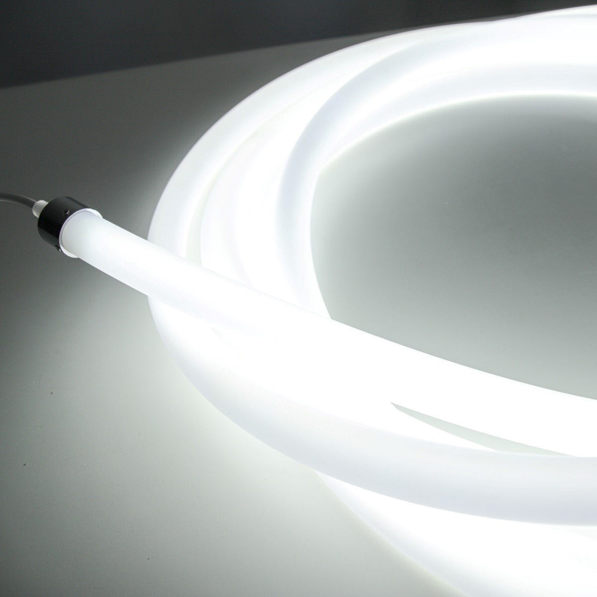 LEUCIS LED 360° チューブライト　7m
