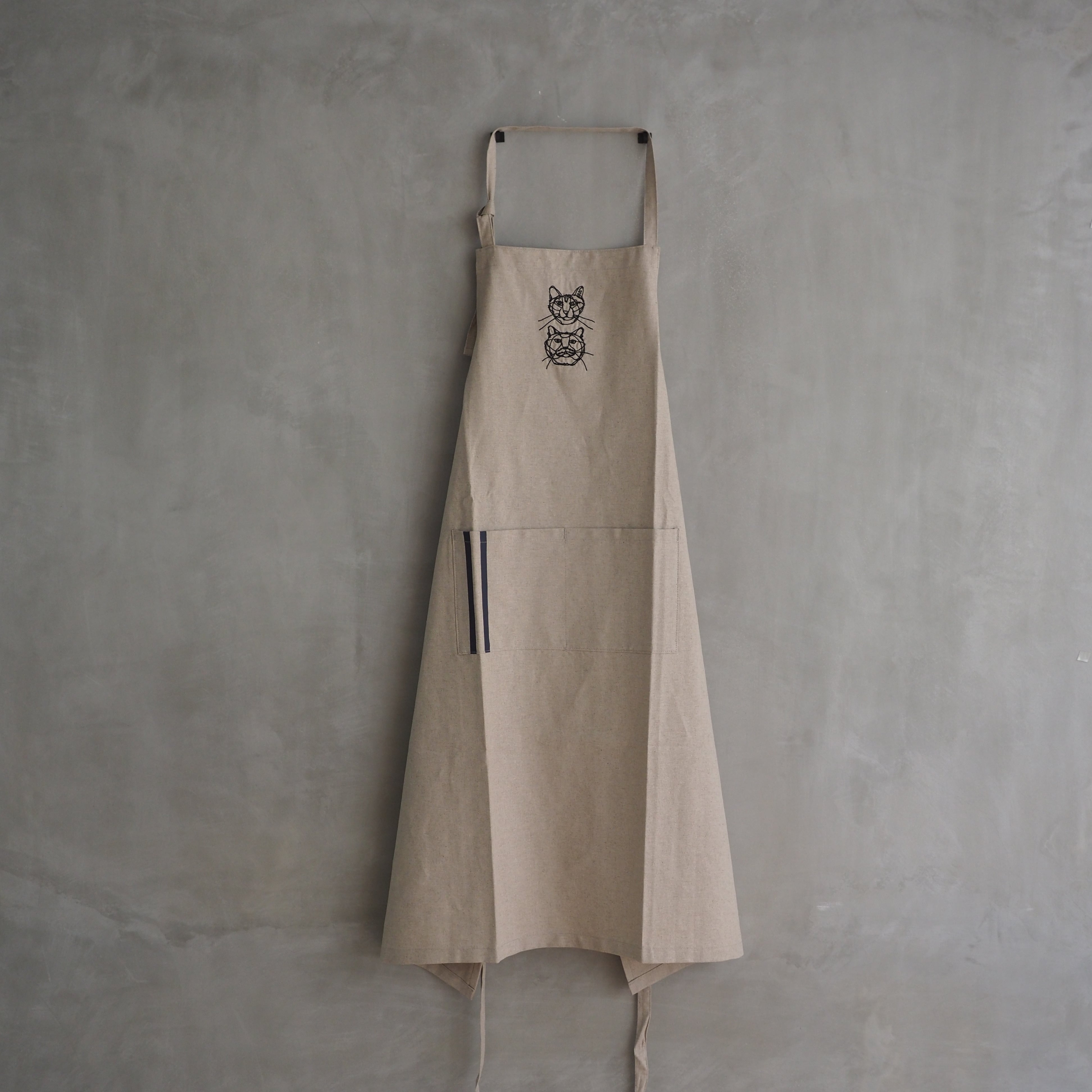 HAyU fabric Apron Cat