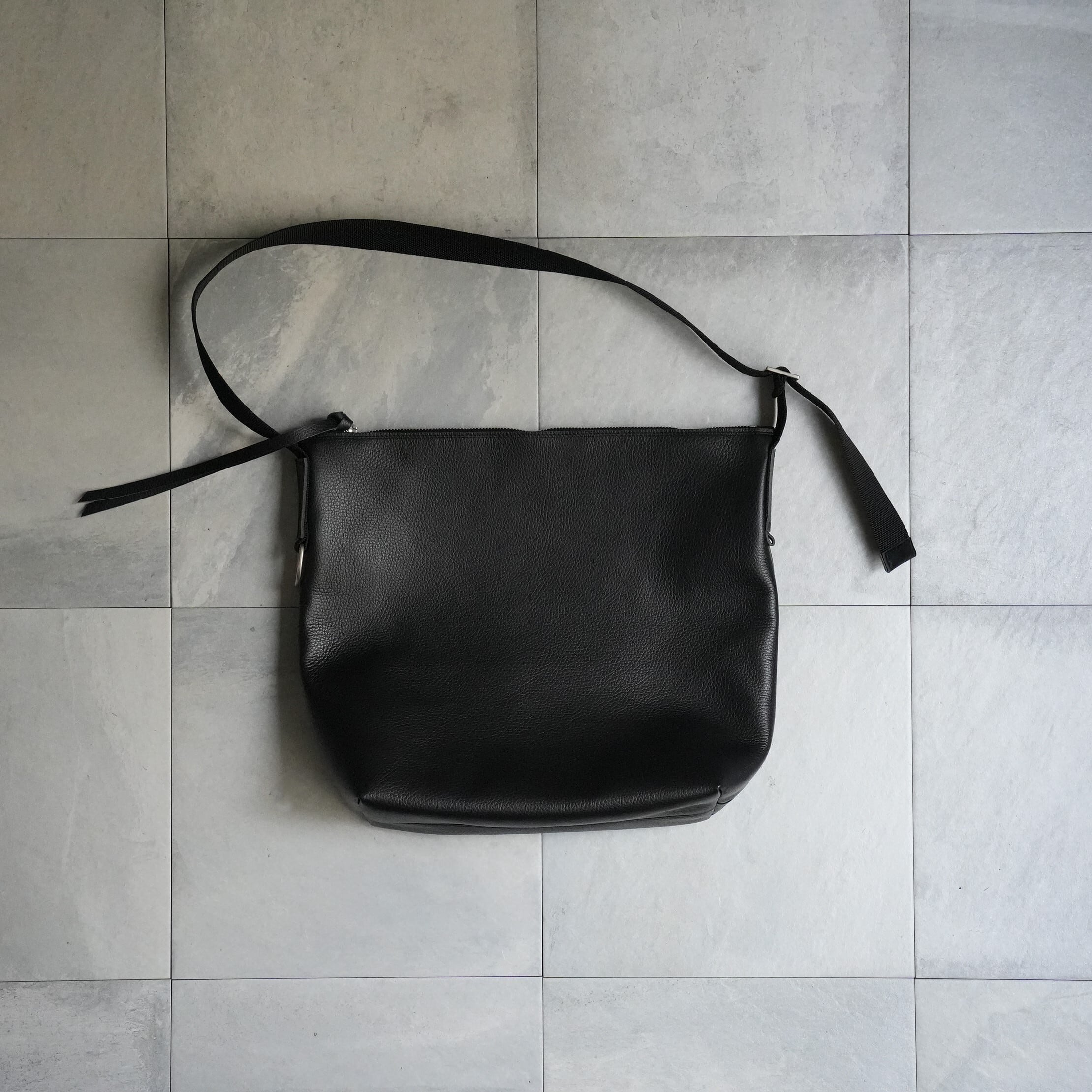 Exclusive Leather Zip Sholder Bag