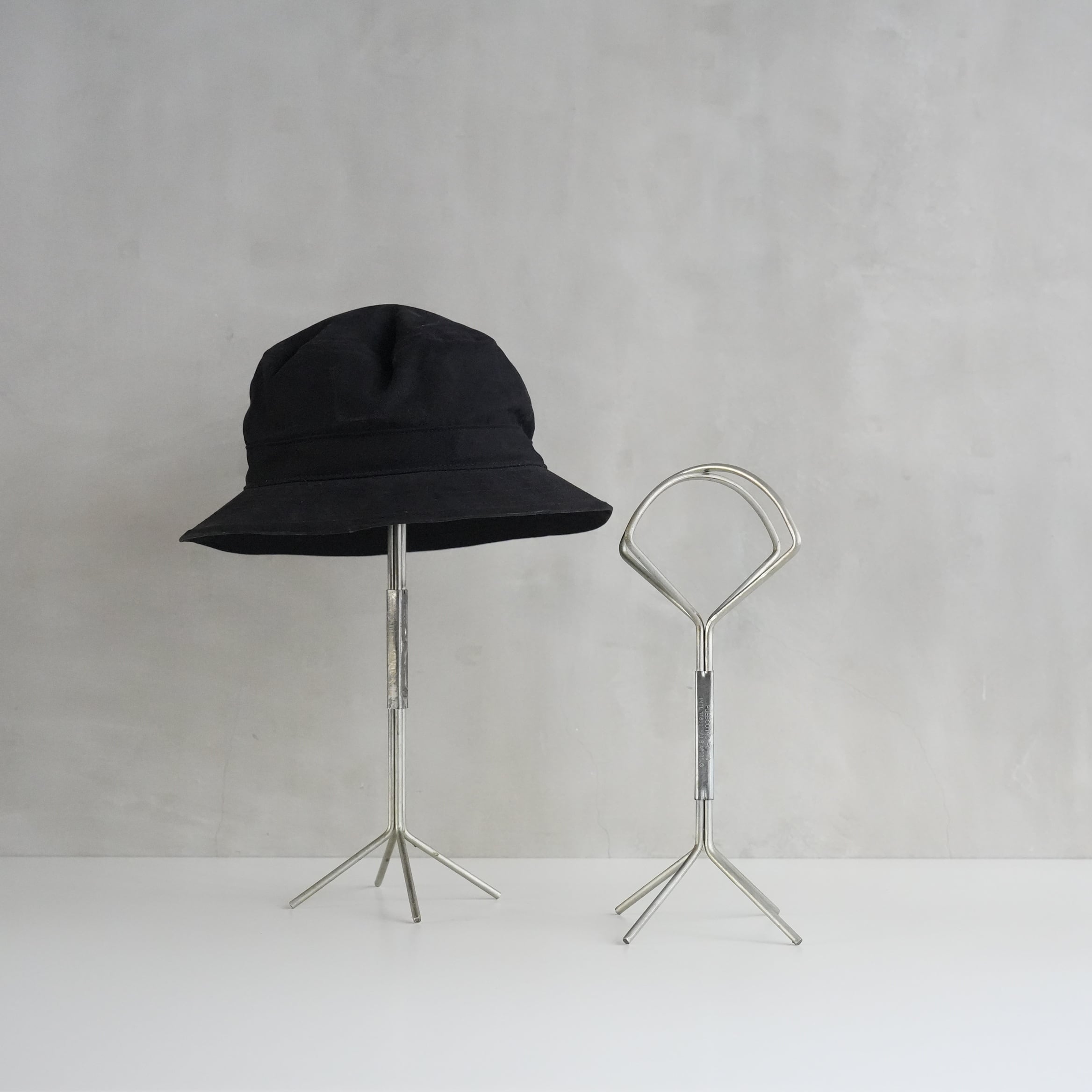 Folding Hat Stand S