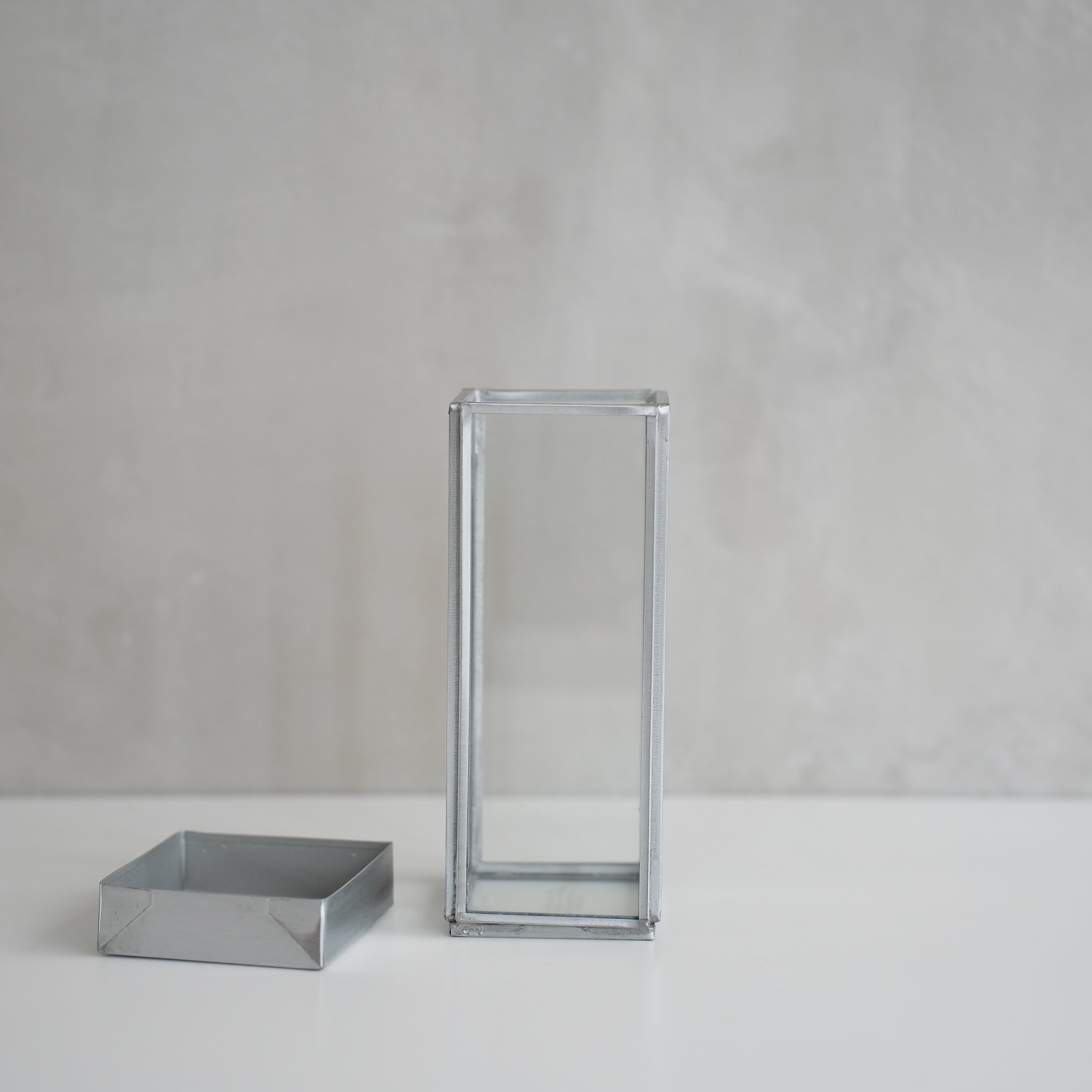 GLASS BOX WITH RECYCLE STEEL LID / Pen Stand