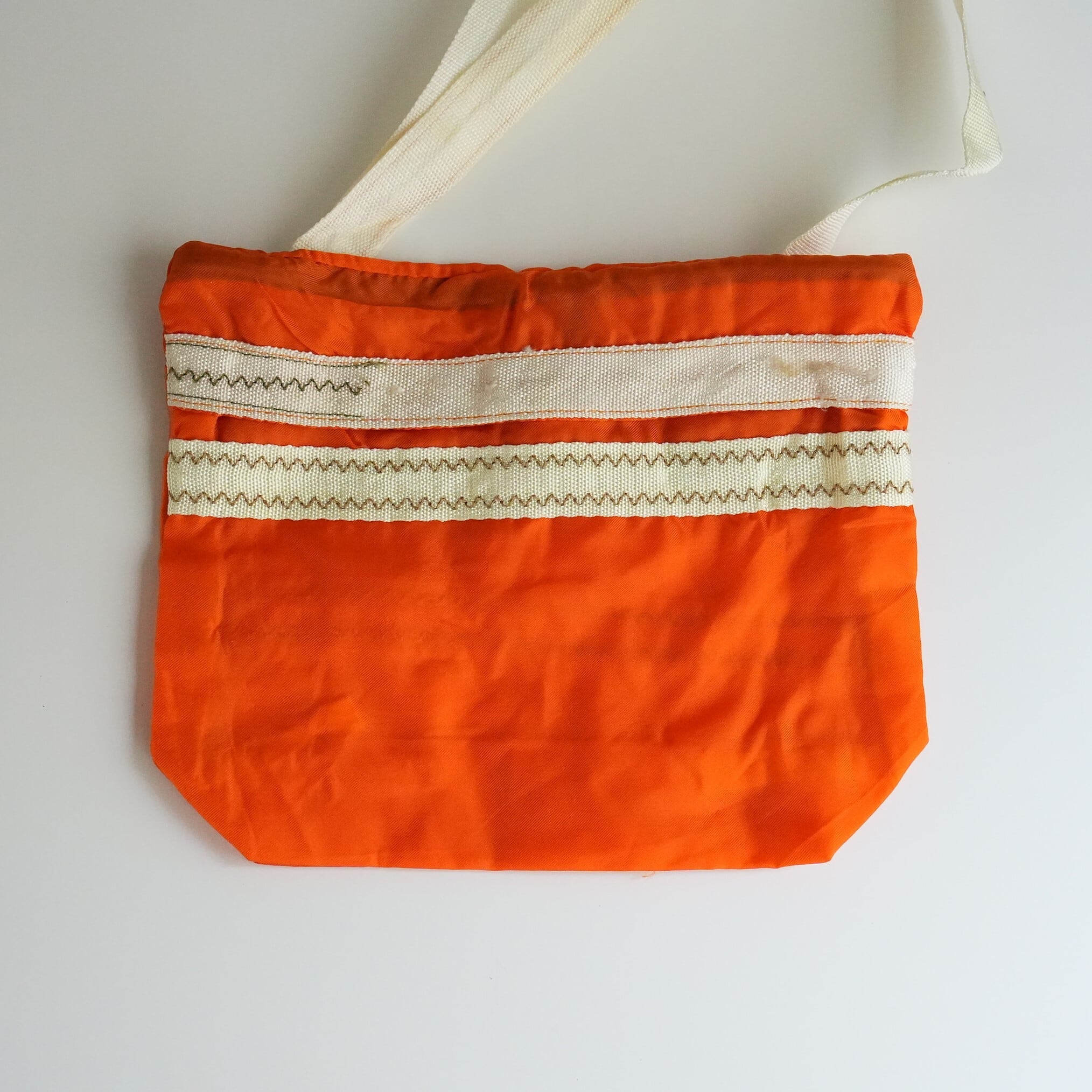 VINTAGE HEAVY PARACHUTE SHOULDER POUCH