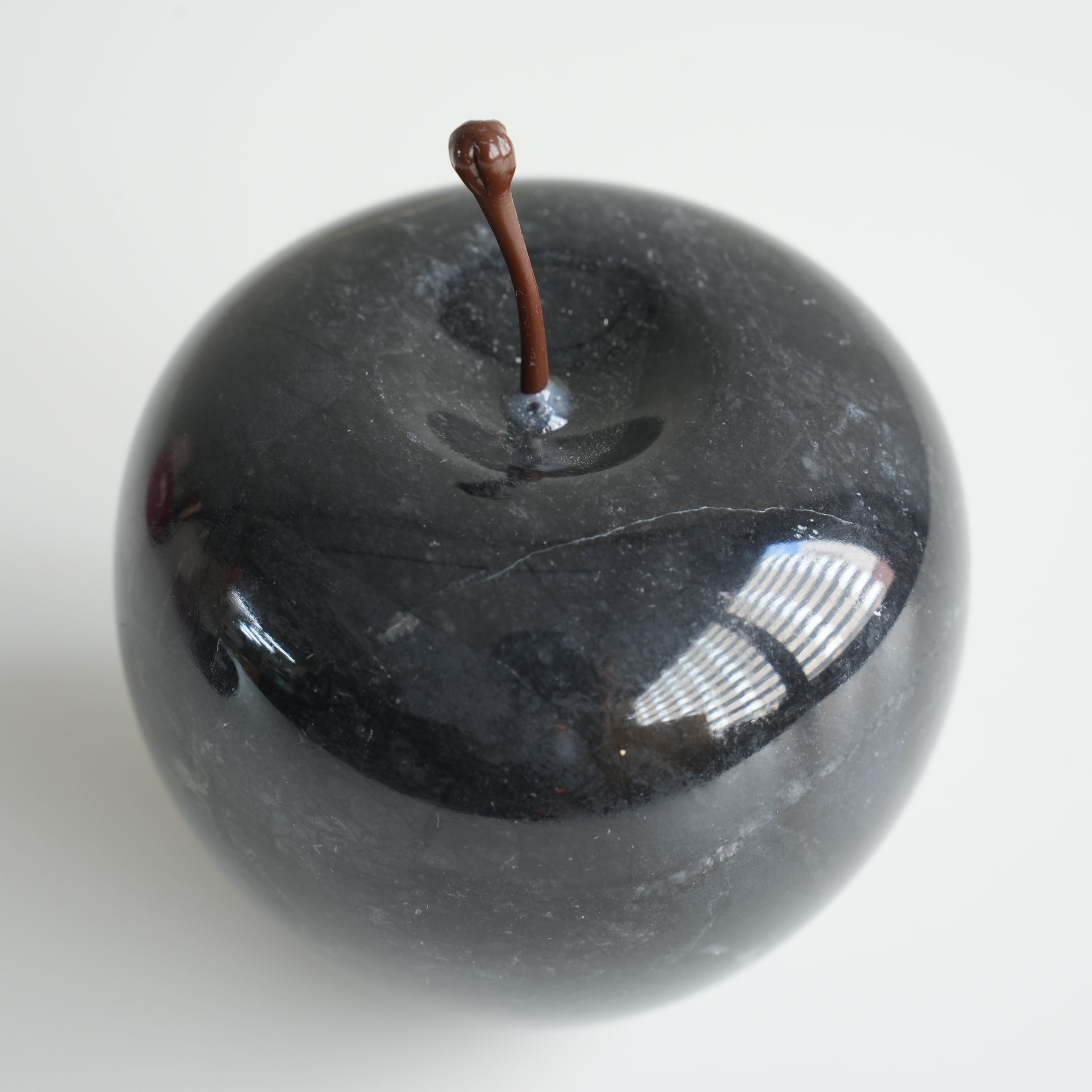 Marble Apple Black / Large