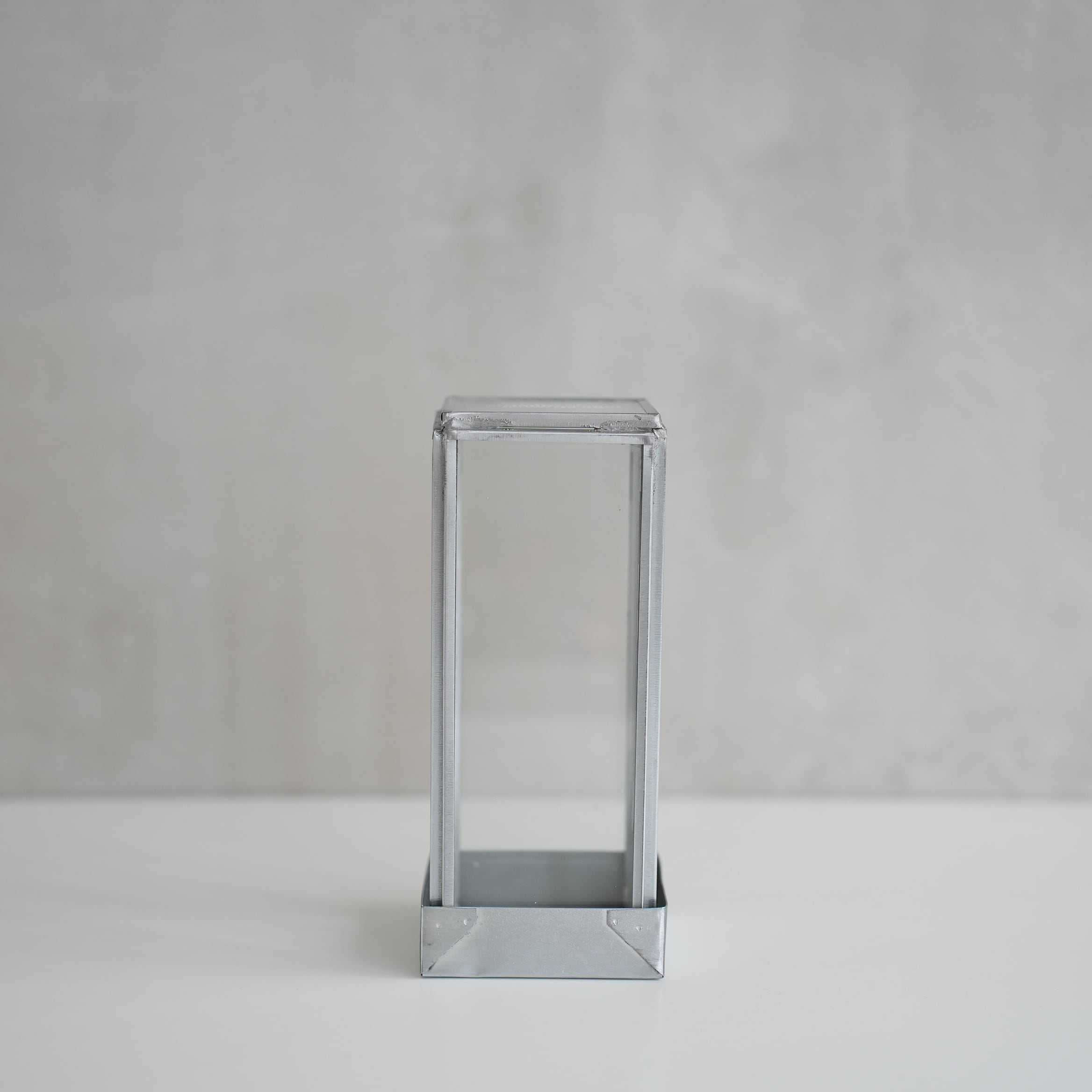 GLASS BOX WITH RECYCLE STEEL LID / Pen Stand